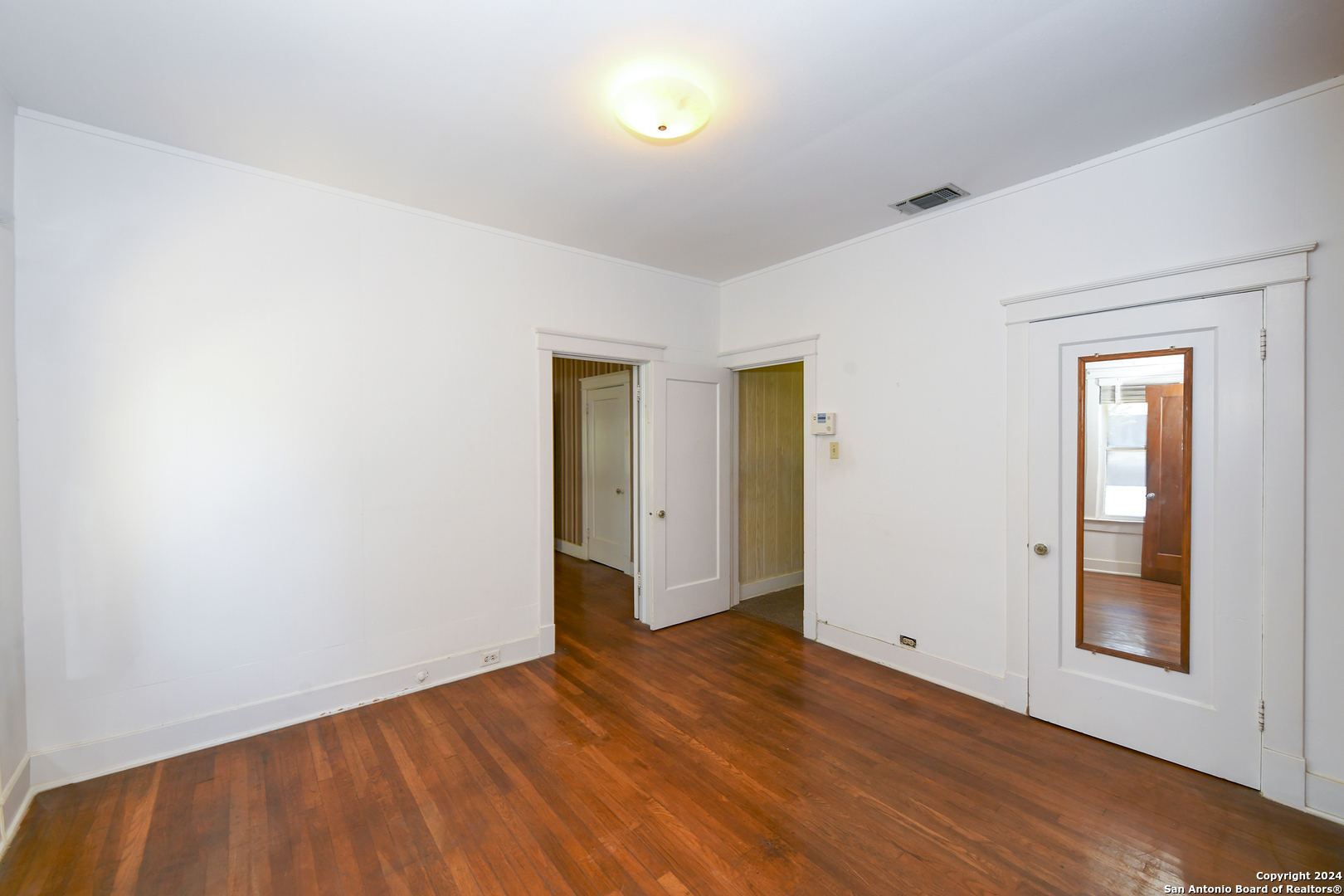 1839 W MAGNOLIA AVE