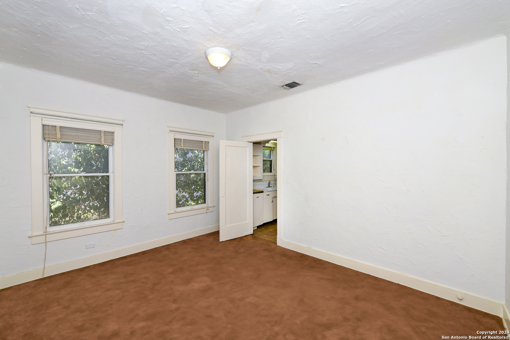 1839 W MAGNOLIA AVE