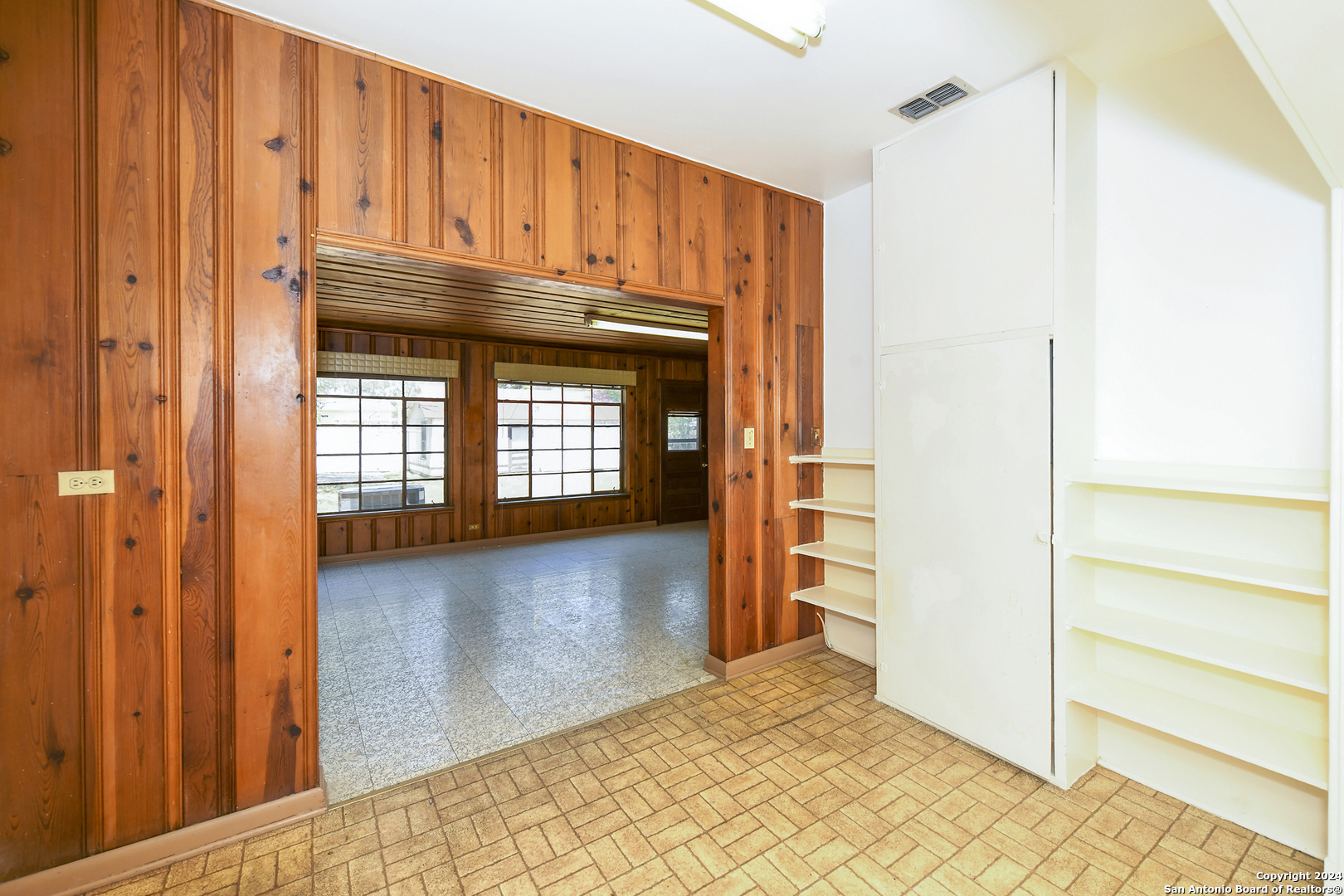 1839 W MAGNOLIA AVE