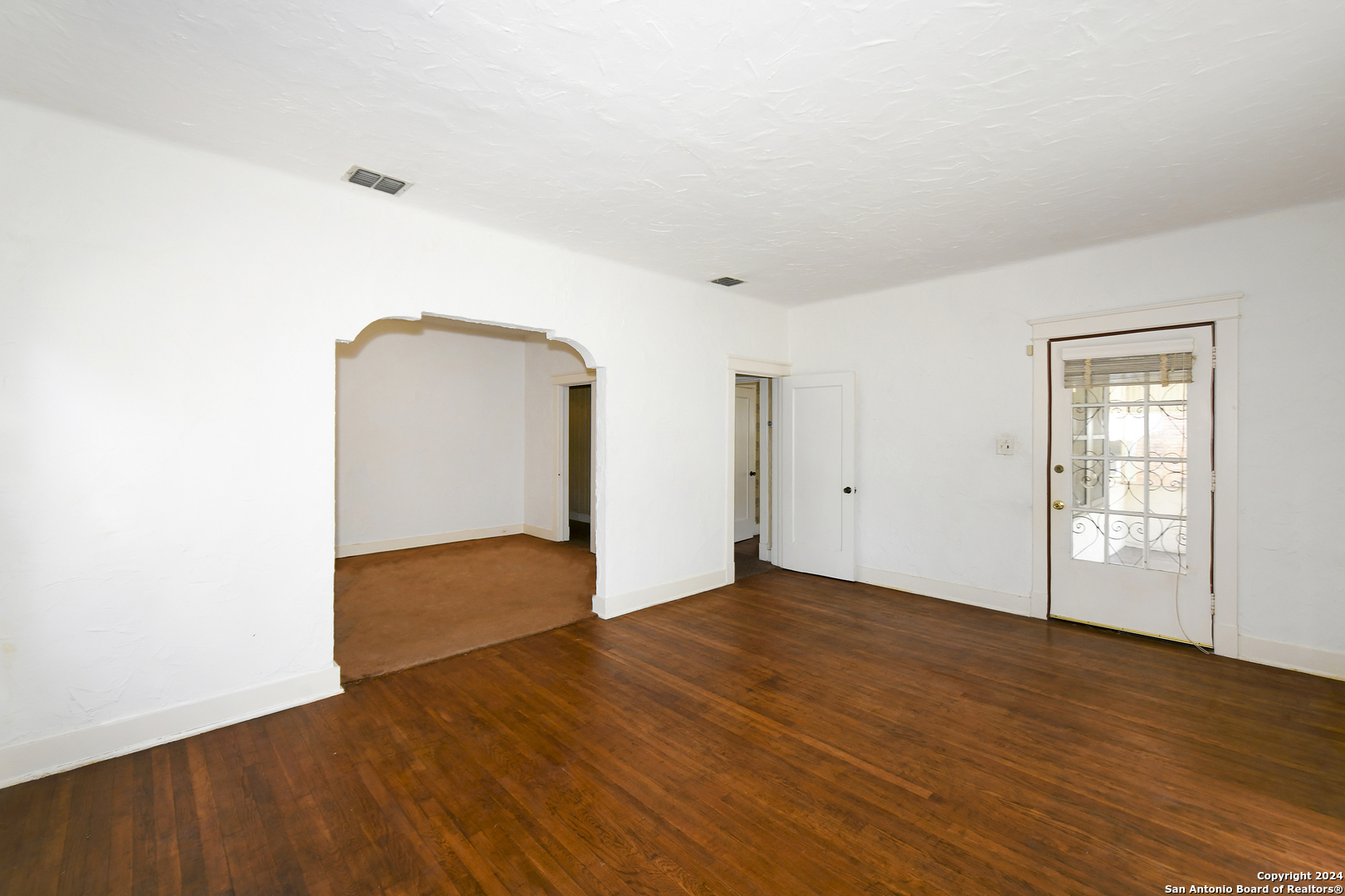 1839 W MAGNOLIA AVE