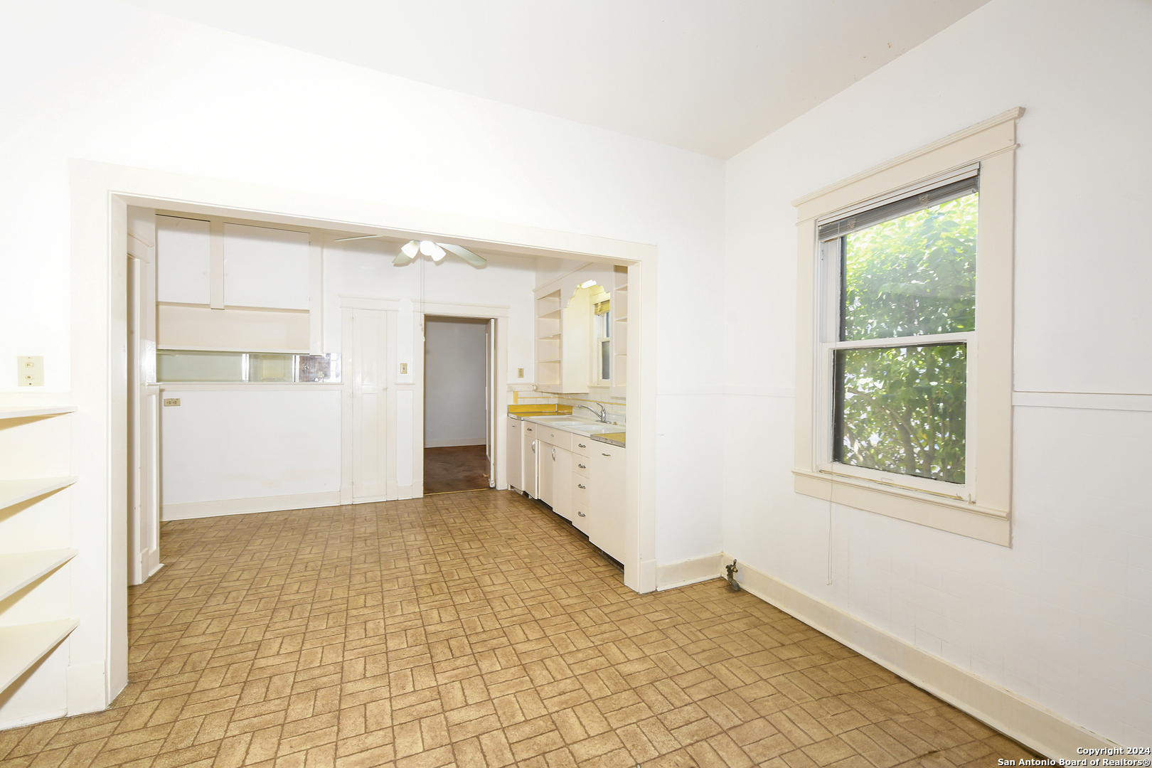 1839 W MAGNOLIA AVE