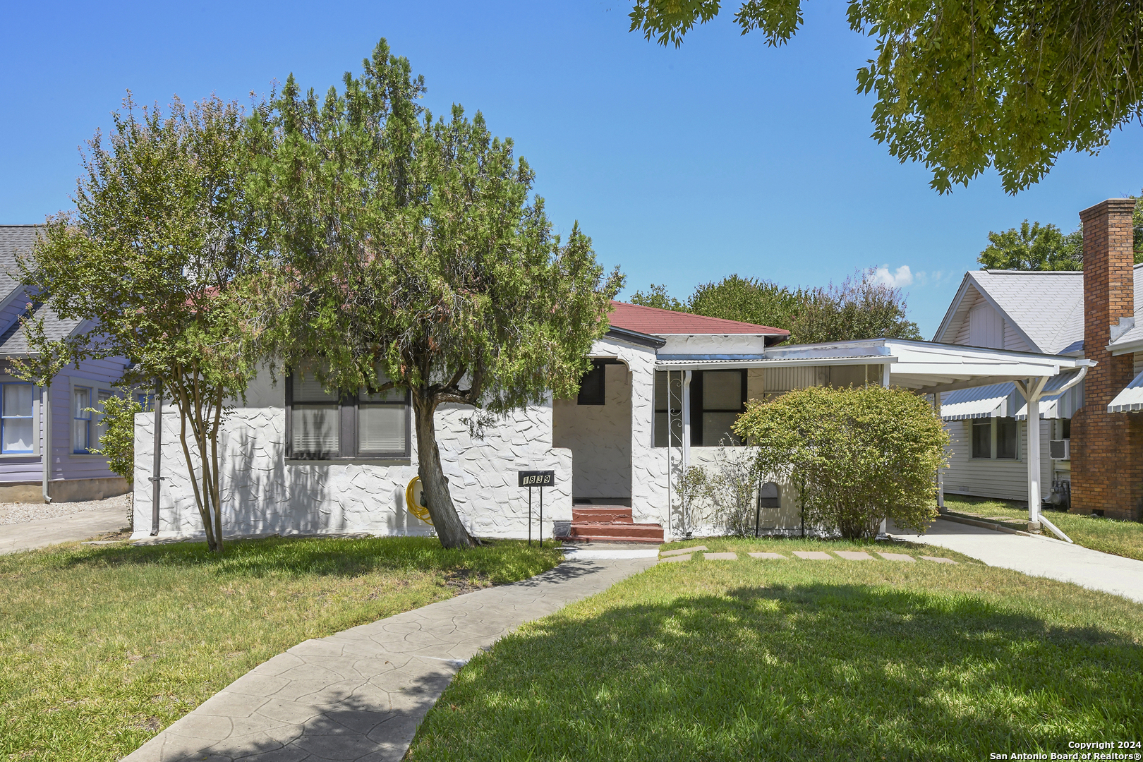 1839 W MAGNOLIA AVE