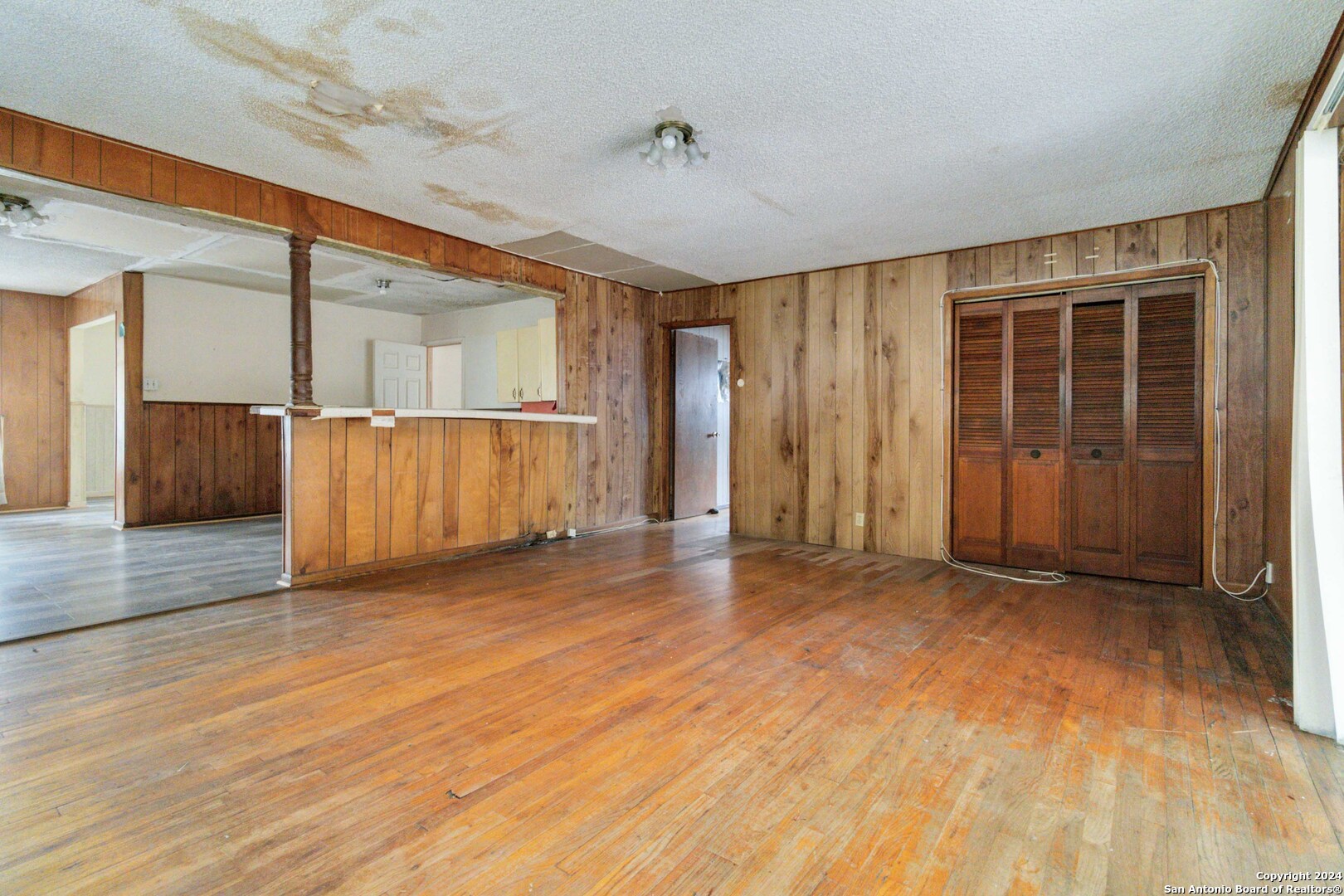 139 LOMA PARK DR