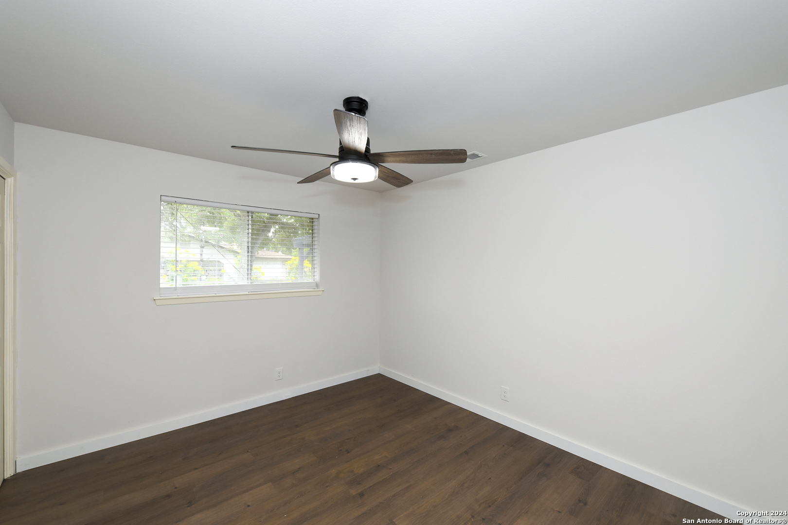 6902 Forest Park