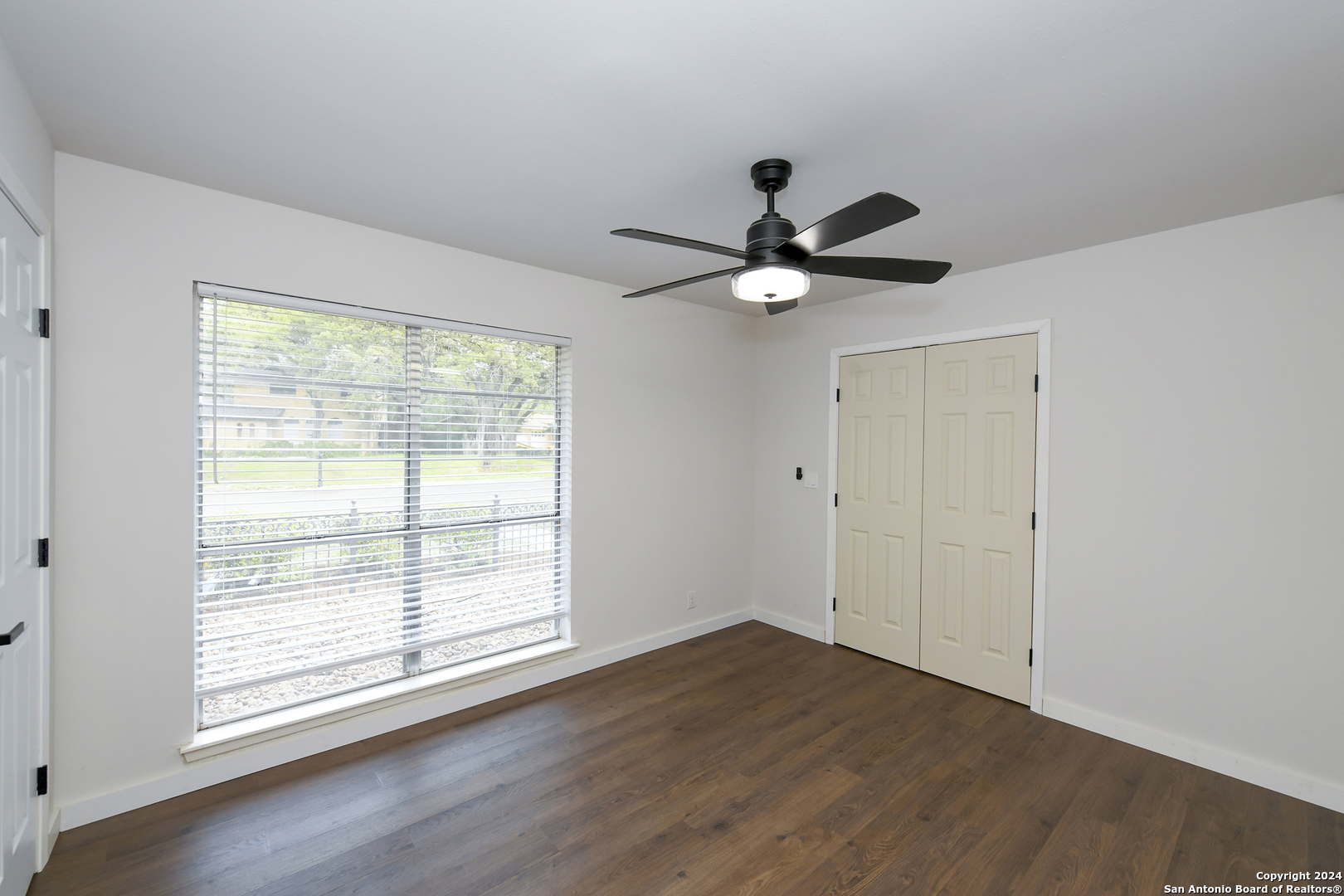 6902 Forest Park