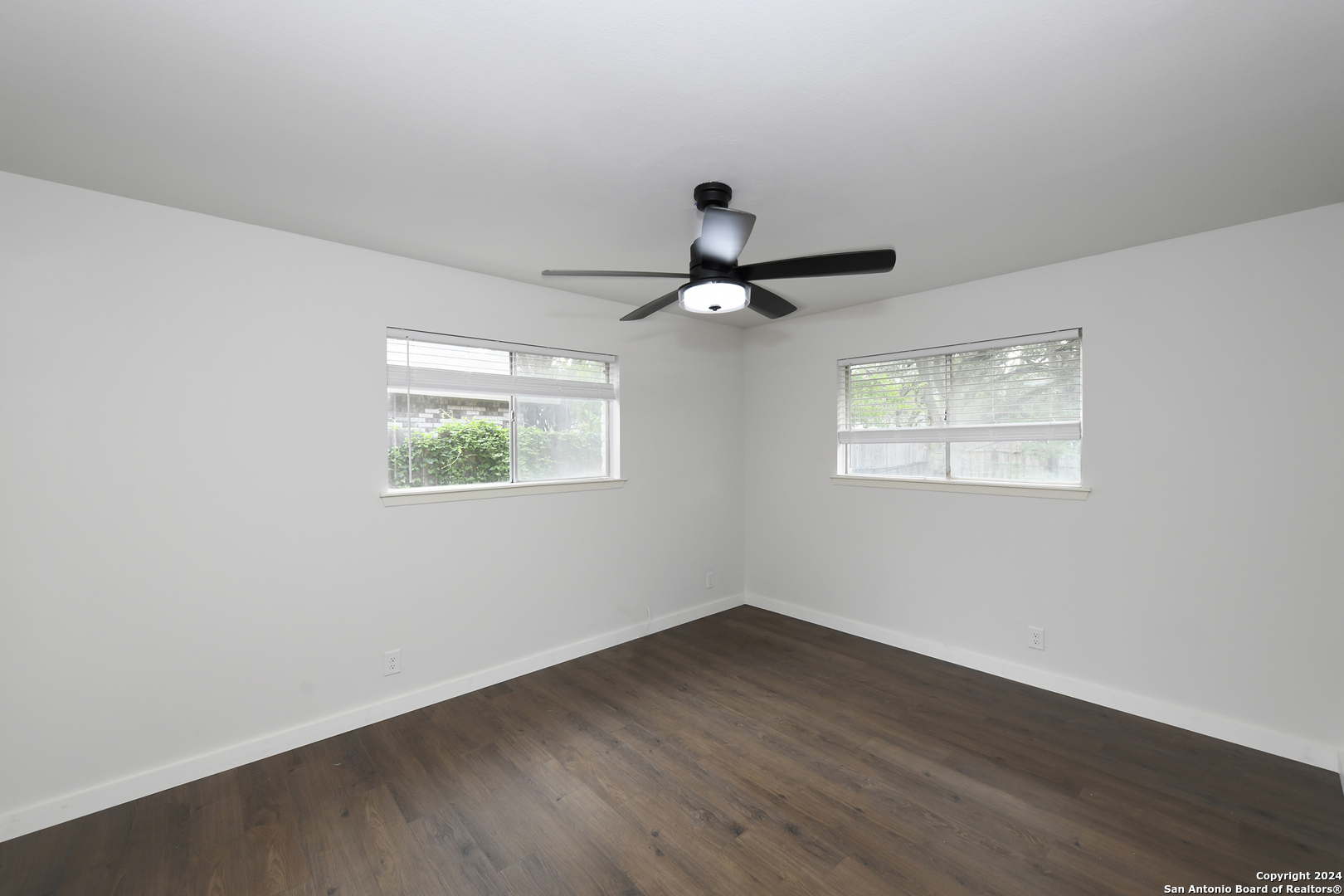 6902 Forest Park