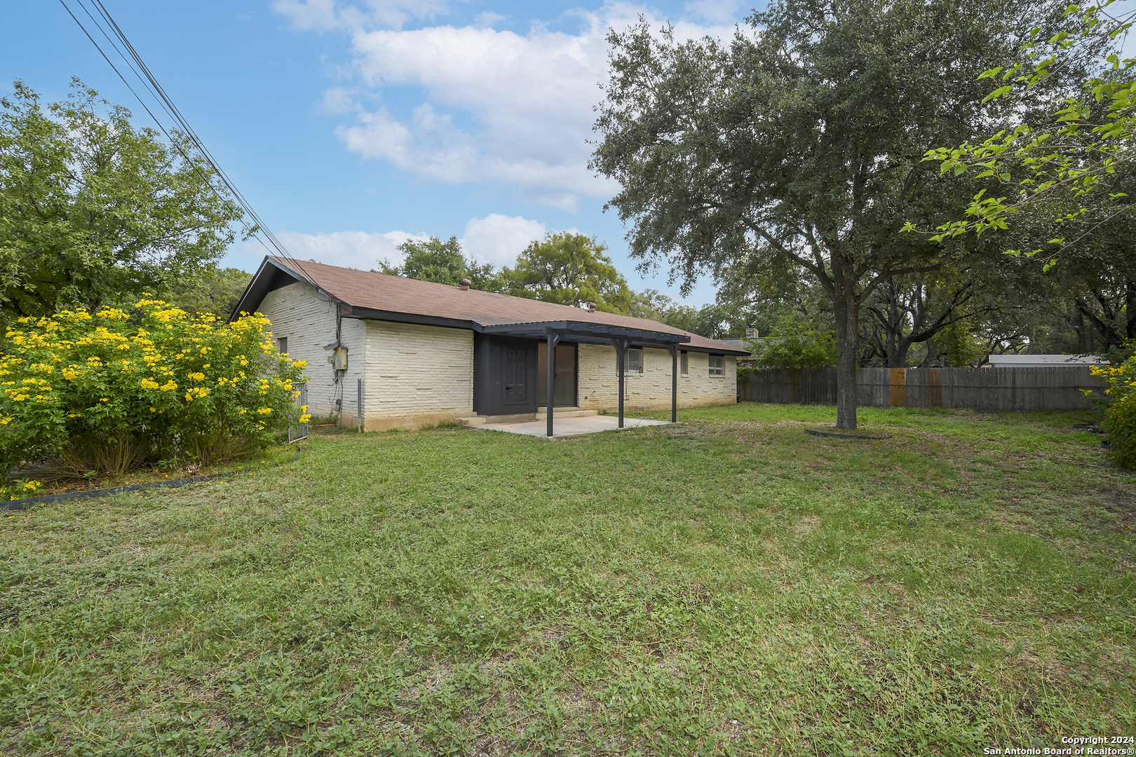 6902 Forest Park