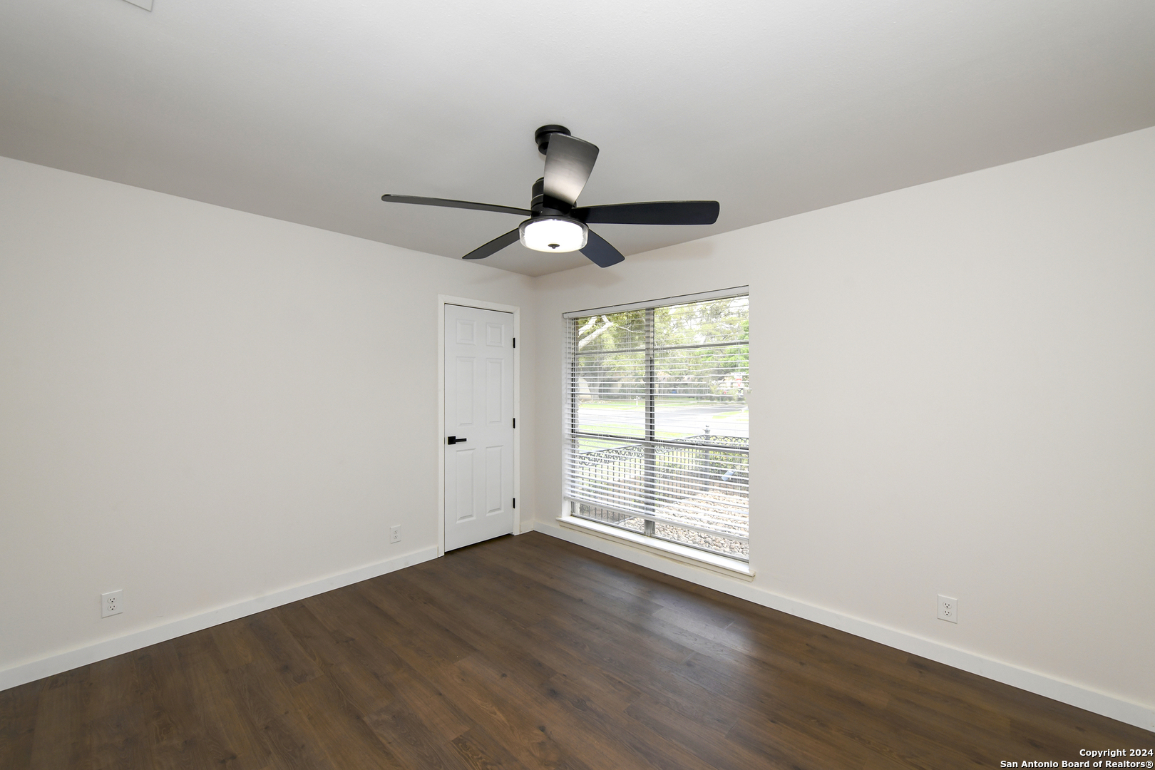 6902 Forest Park