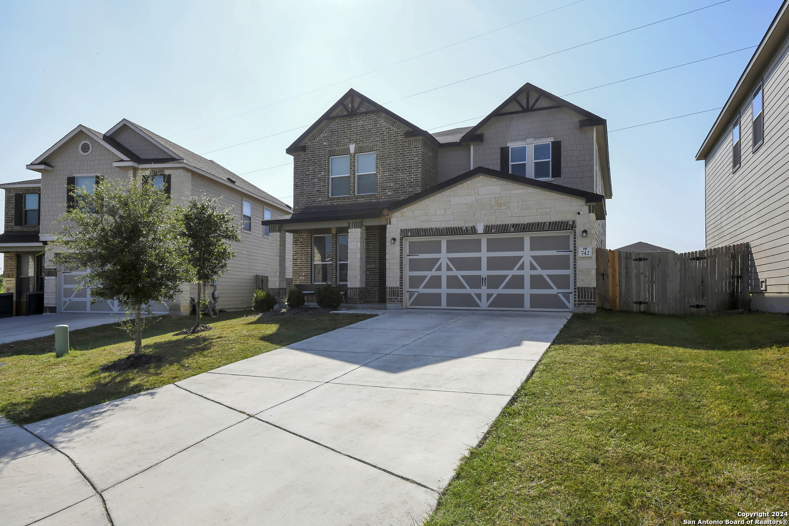 742 ANTHEM LN