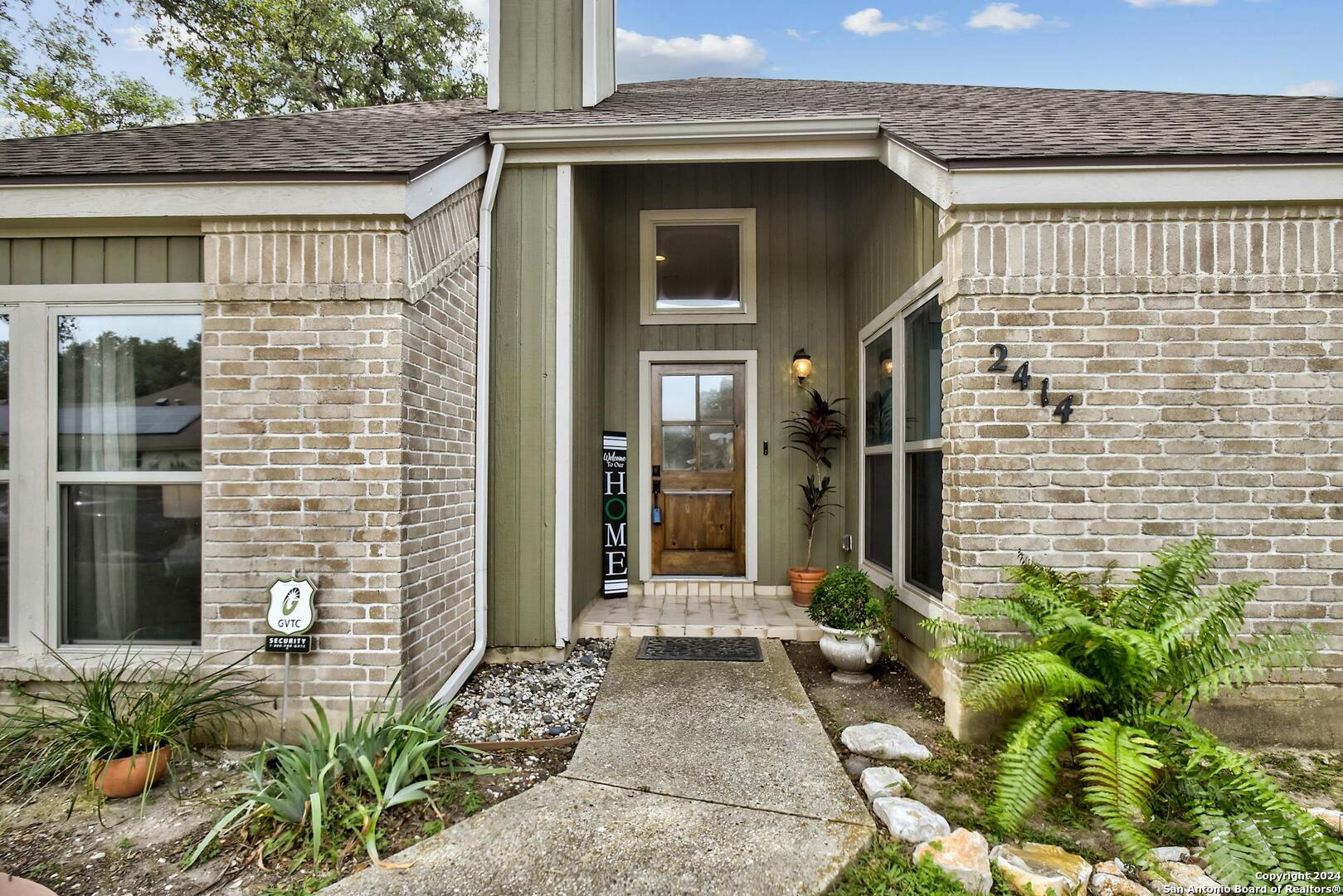 2414 LEDGE HOLLOW
