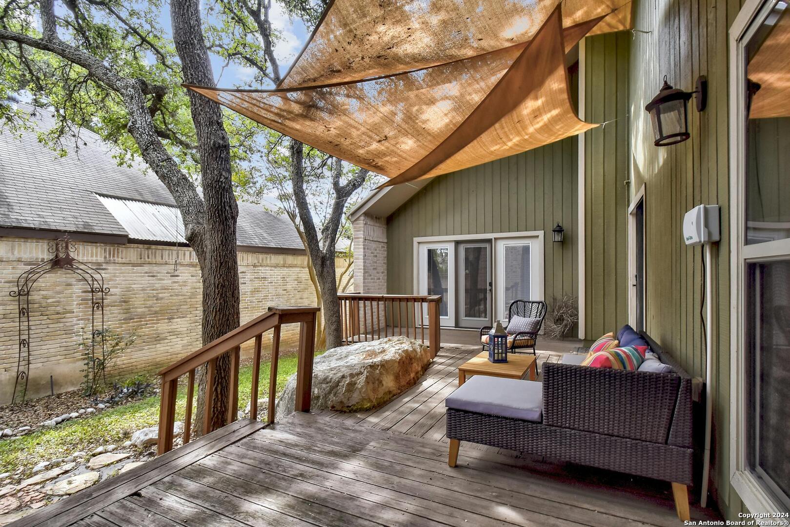 2414 LEDGE HOLLOW