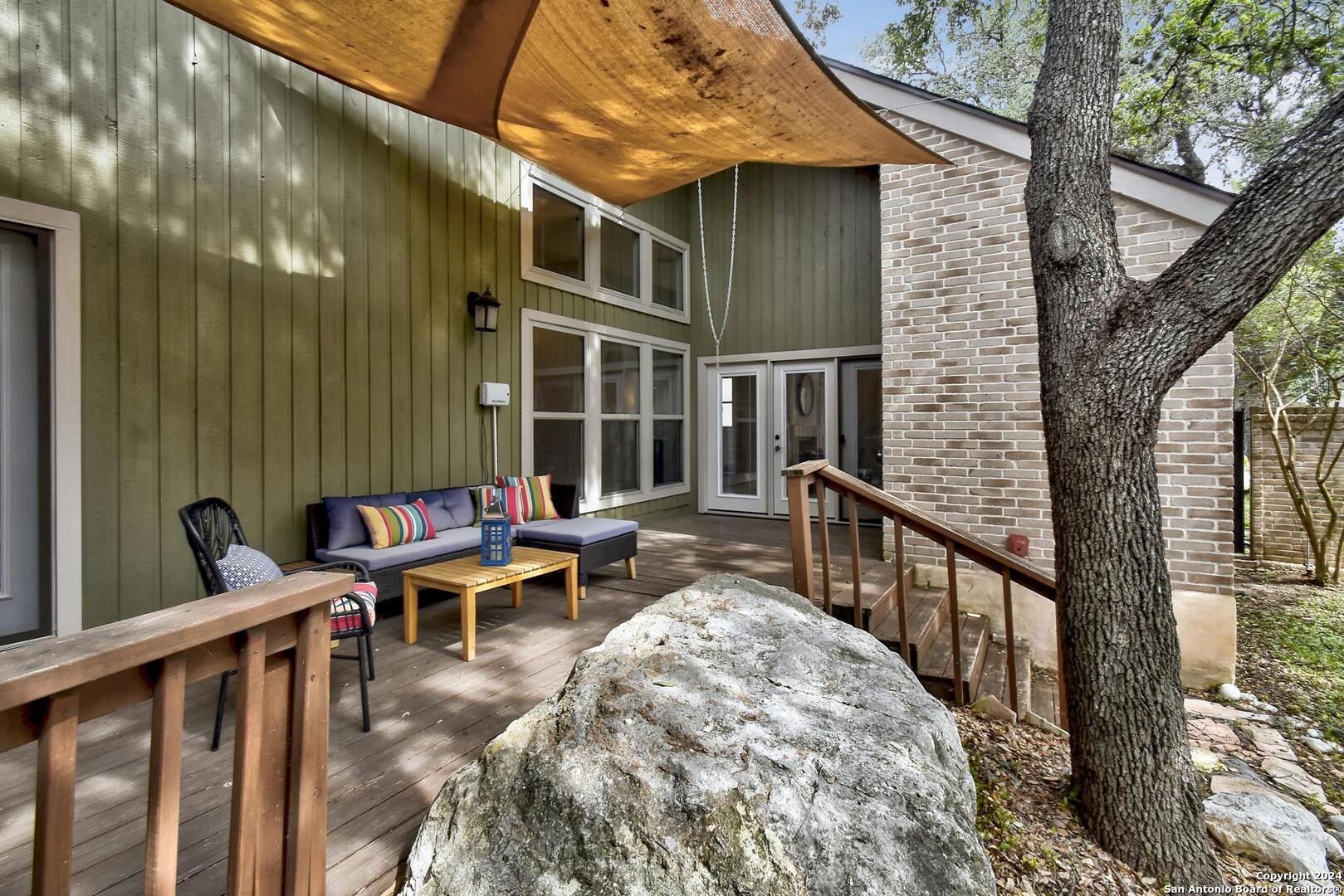 2414 LEDGE HOLLOW