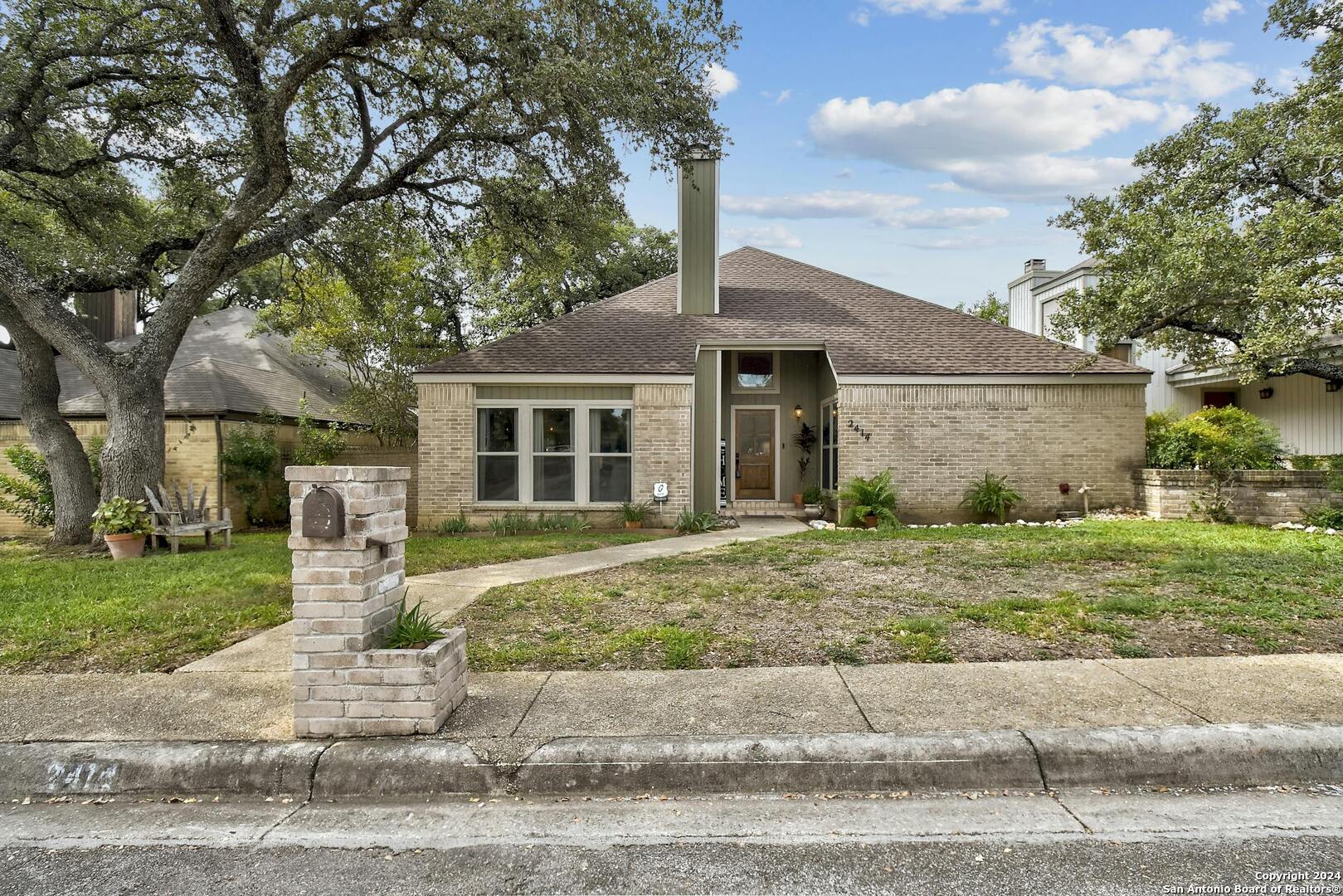 2414 LEDGE HOLLOW