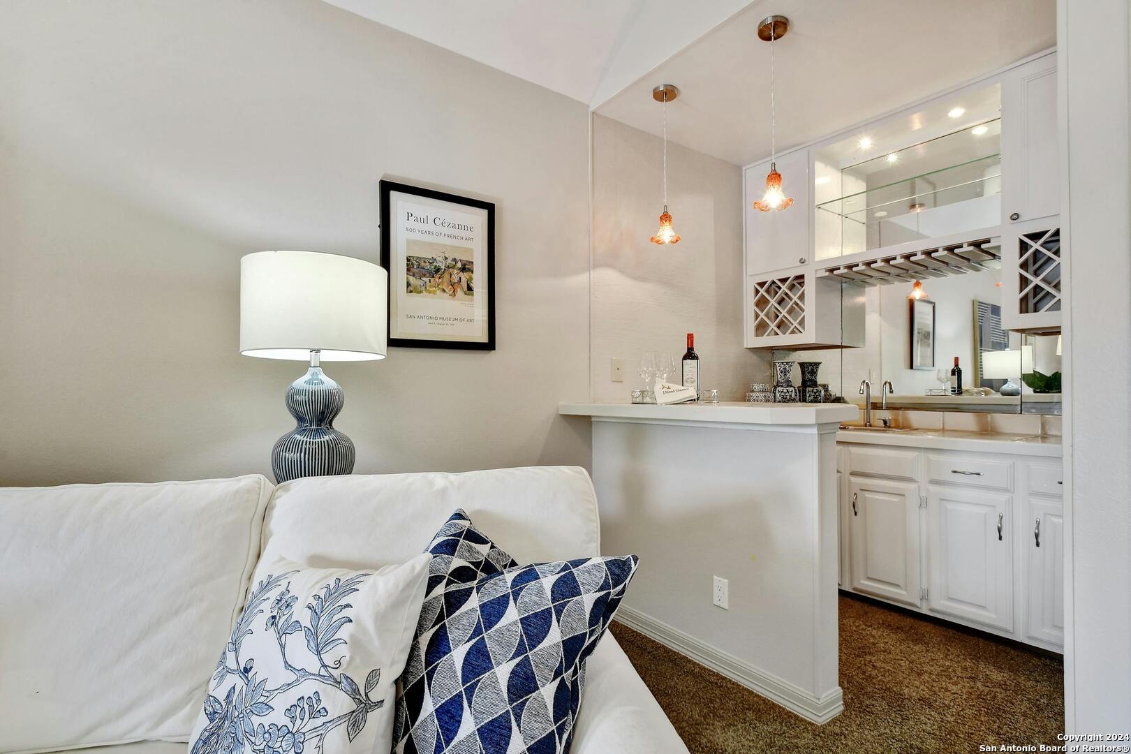 2414 LEDGE HOLLOW