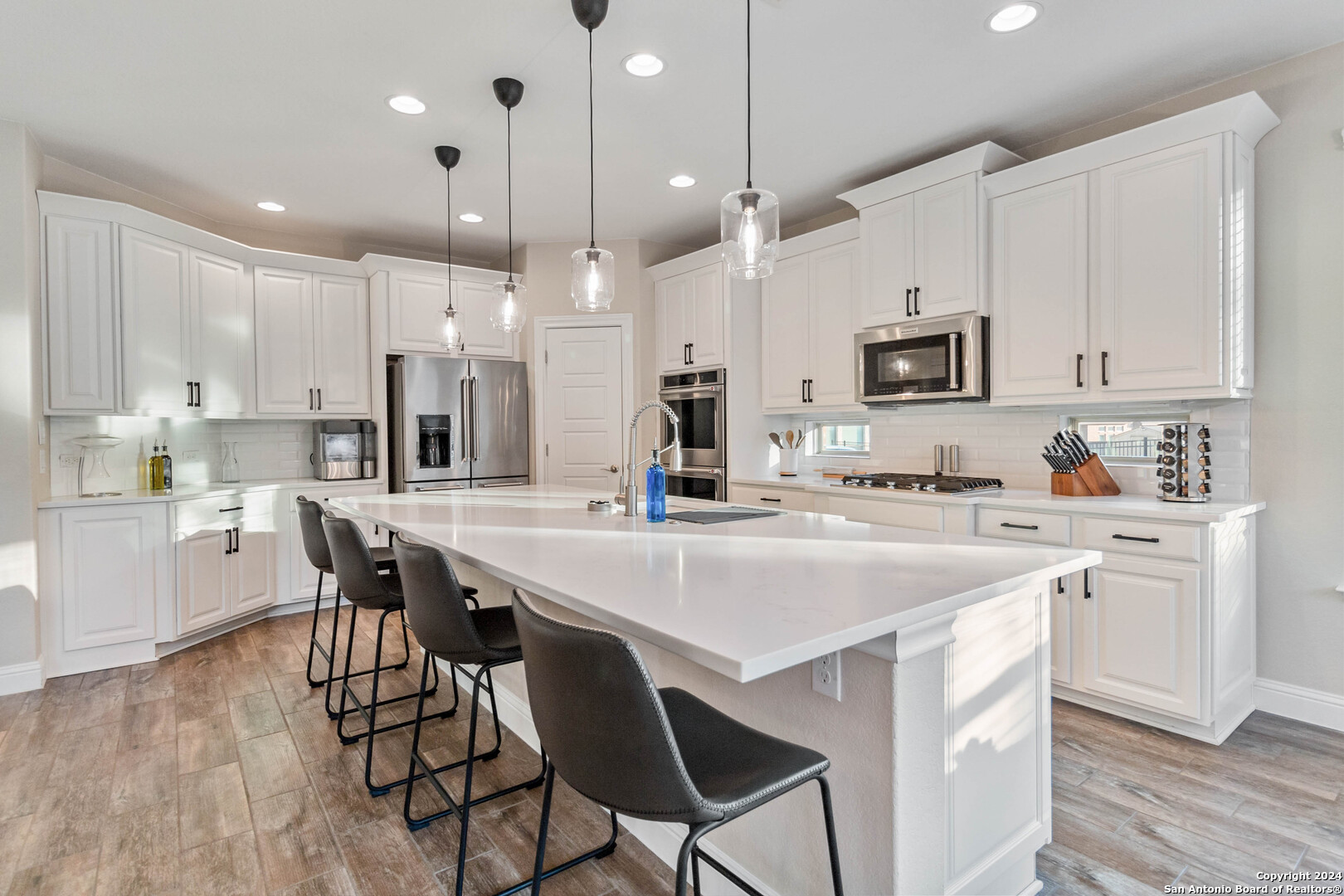 221 ALLEMANIA DR