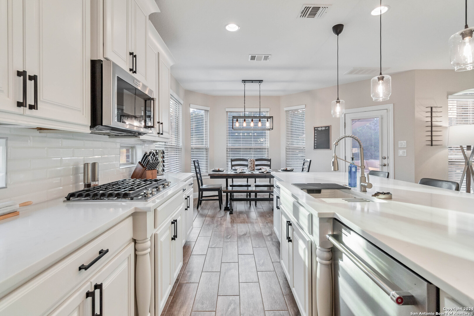 221 ALLEMANIA DR