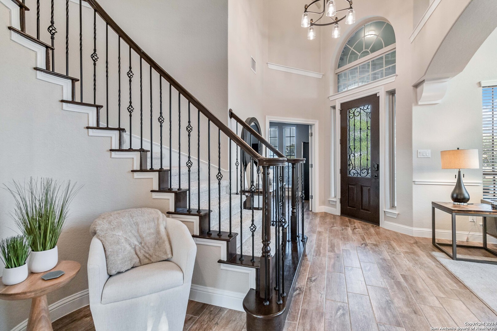 221 ALLEMANIA DR