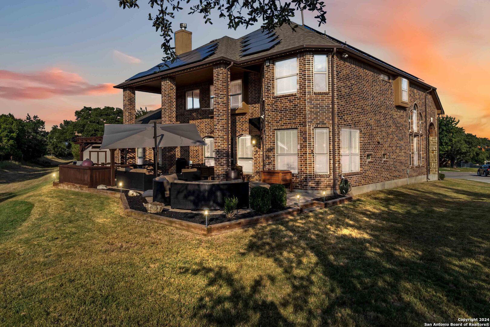 221 ALLEMANIA DR