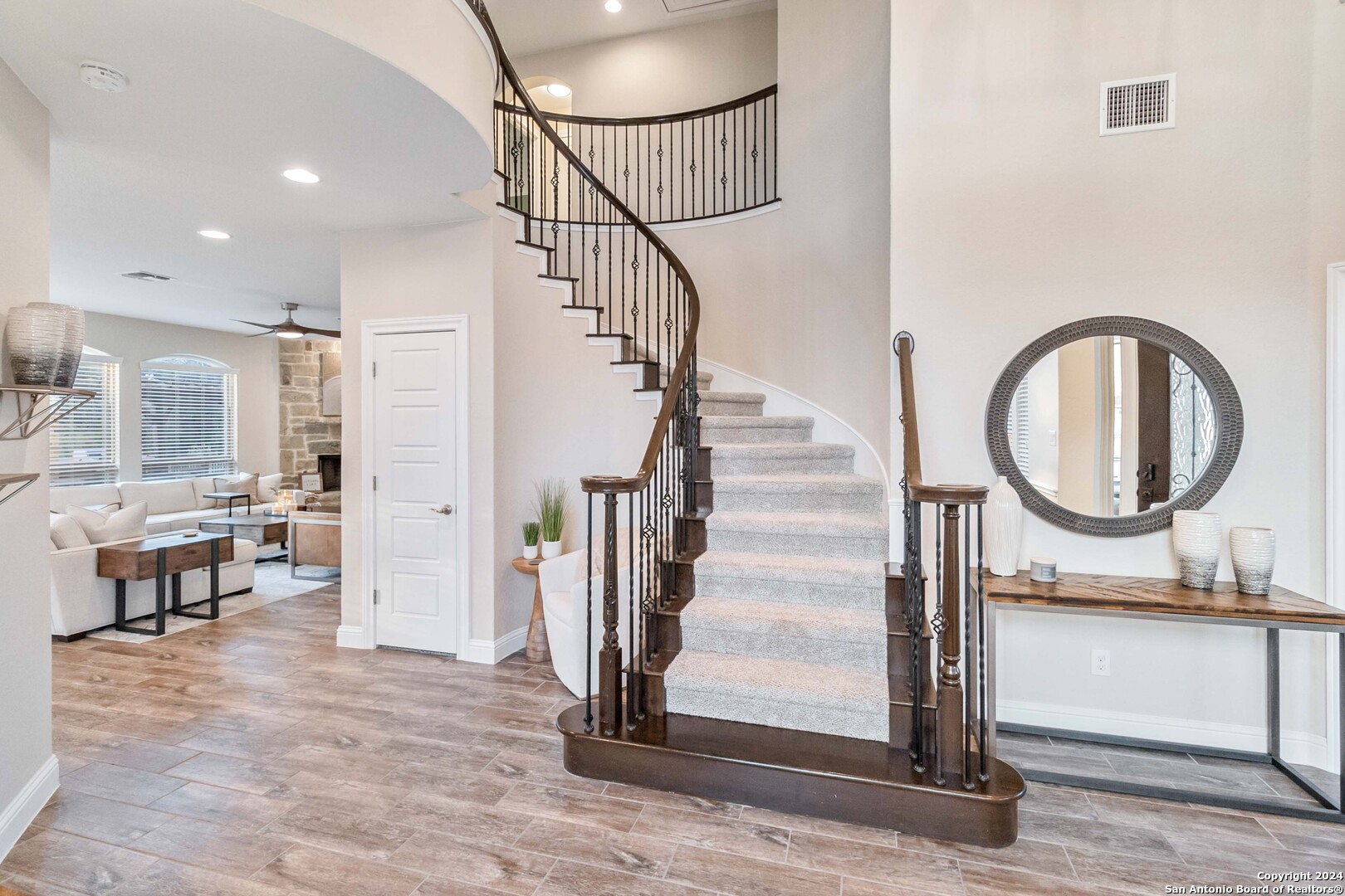 221 ALLEMANIA DR