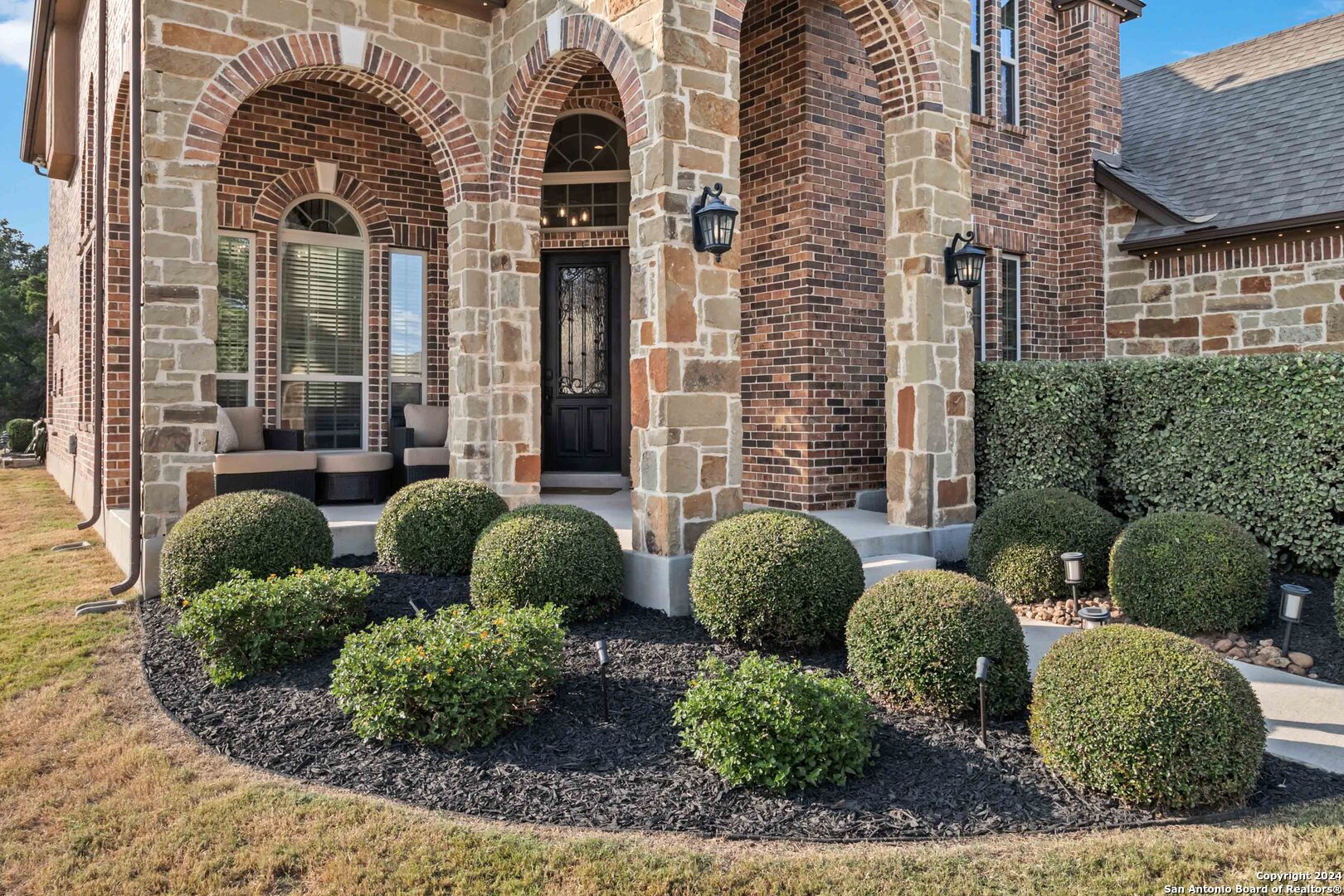221 ALLEMANIA DR