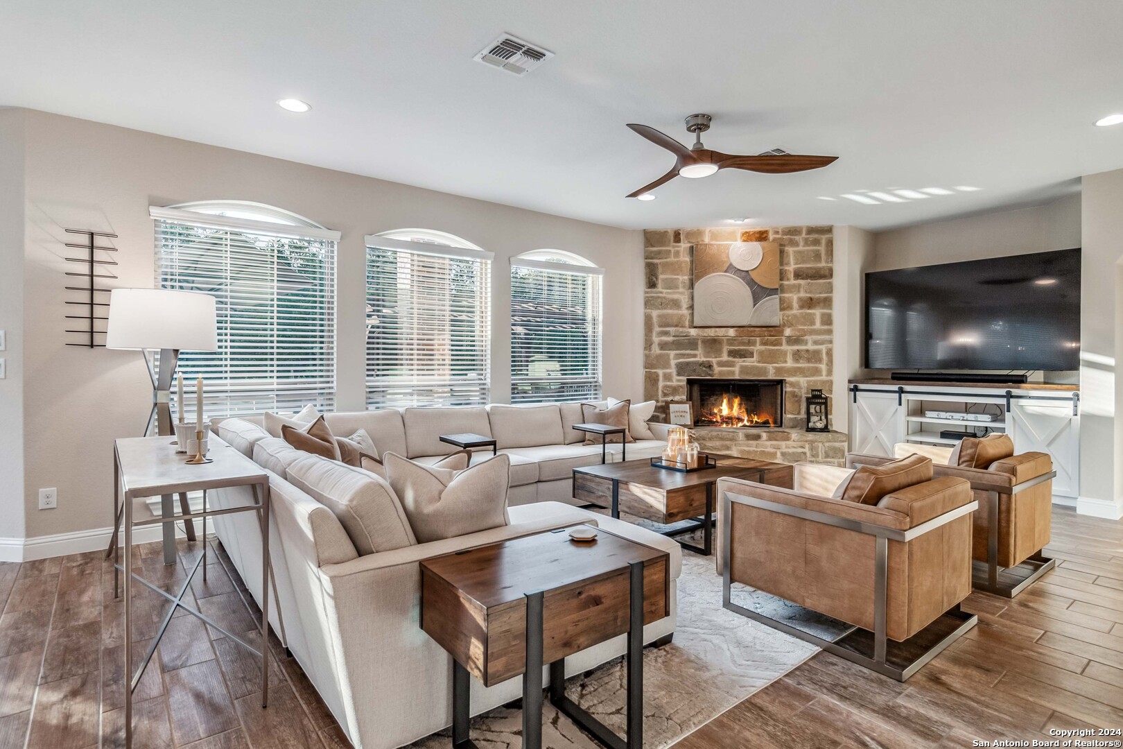 221 ALLEMANIA DR