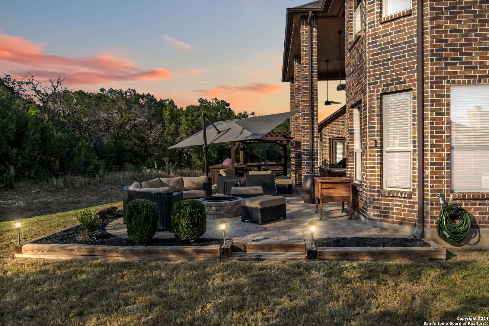 221 ALLEMANIA DR
