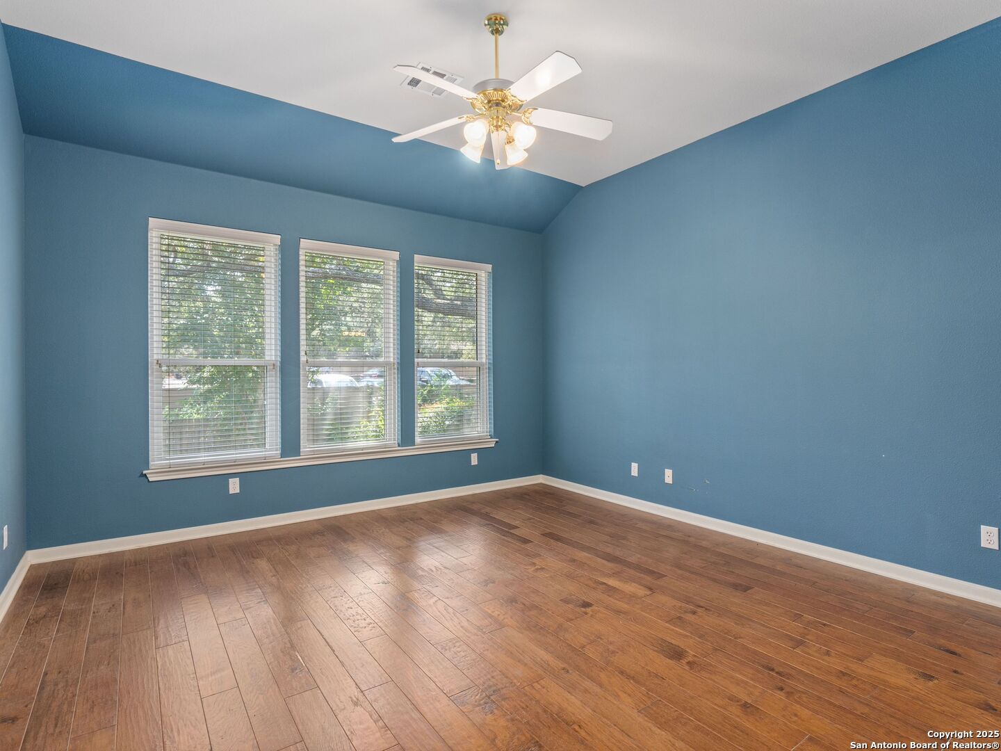 111 Antler Cir