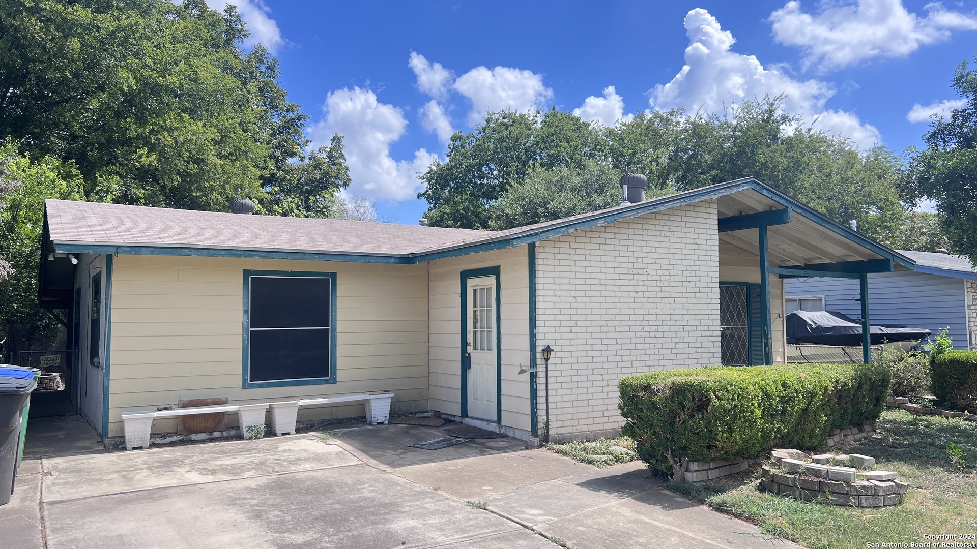 530 PARK FIELD DR