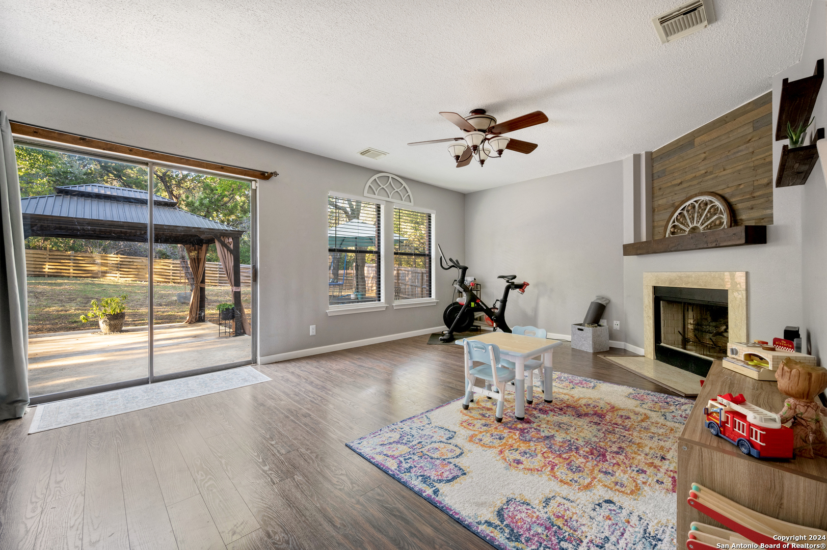 16039 WALNUT CREEK DR