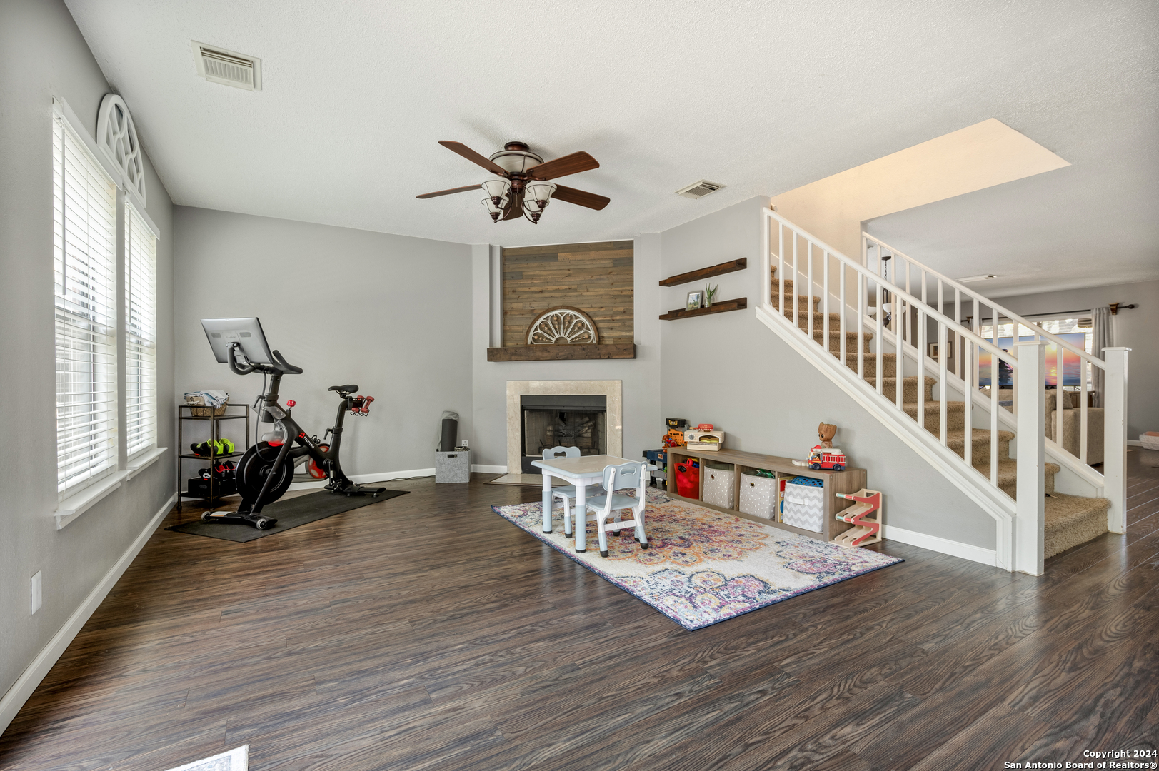 16039 WALNUT CREEK DR