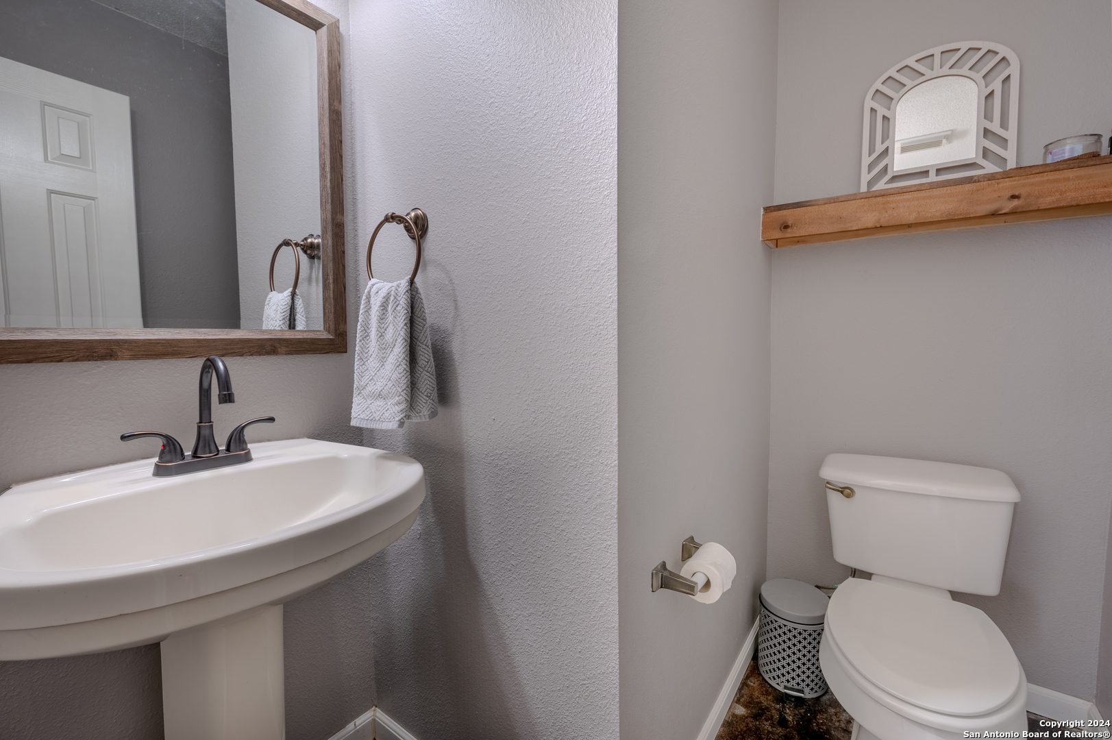 16039 WALNUT CREEK DR