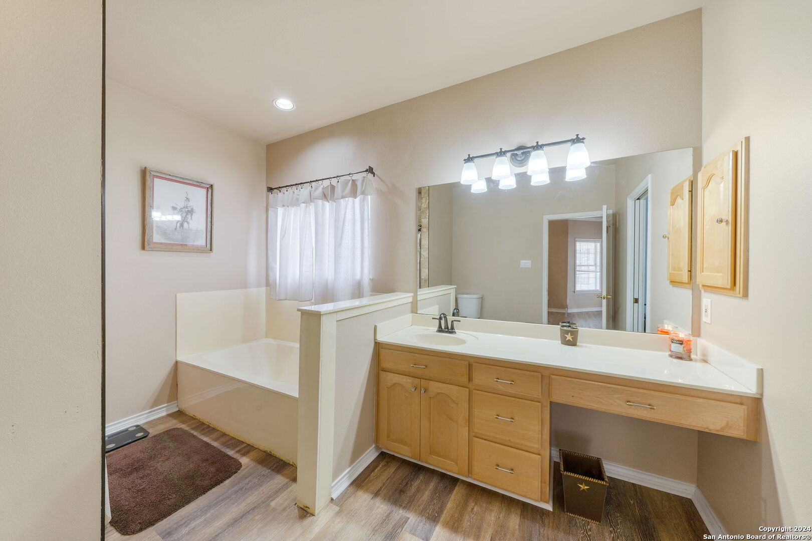 128 Stonegate South