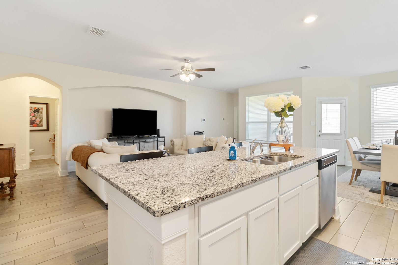 3443 Iron Canyon