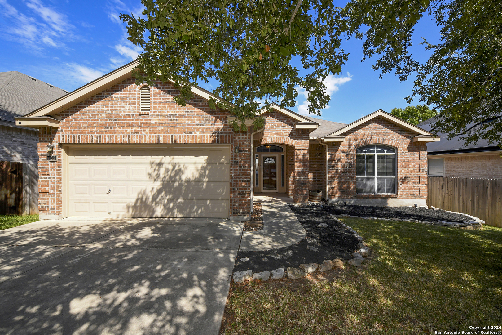 11615 Huisache Daisy