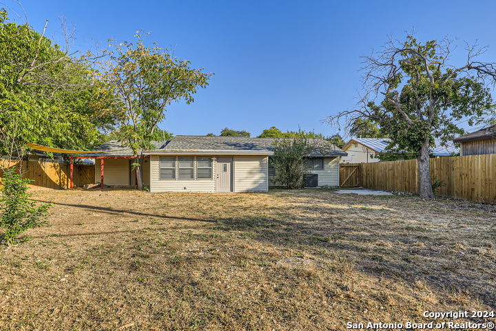 4302 DAUPHINE DR