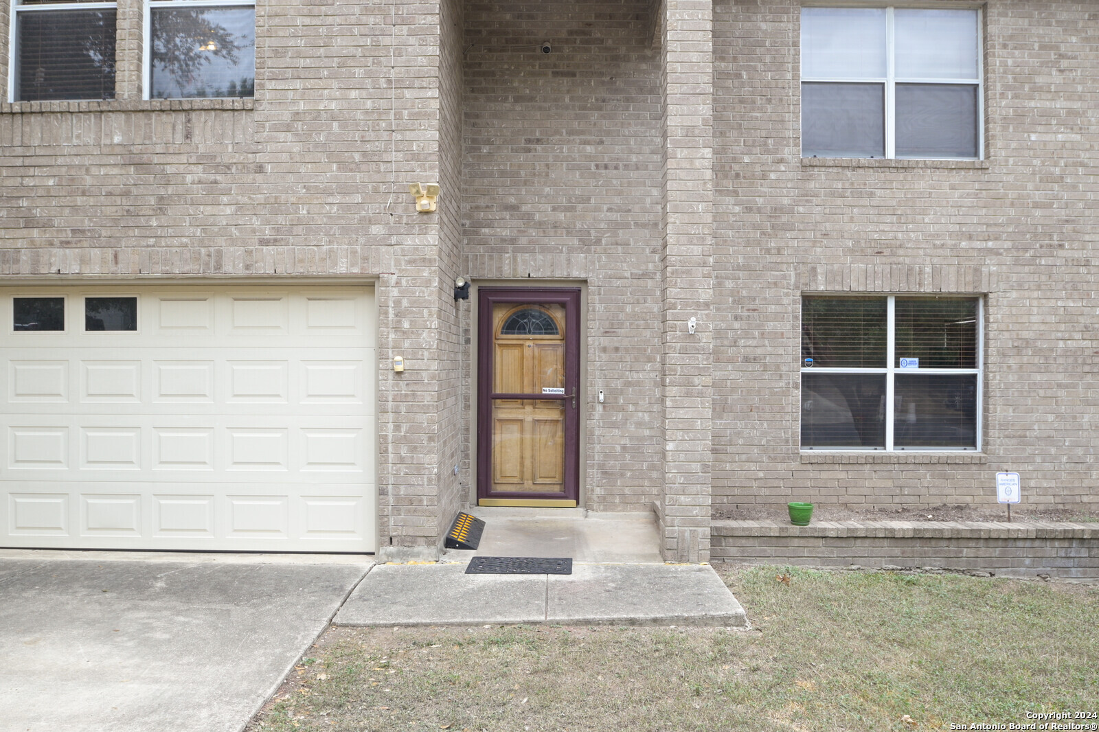 7724 Wood Bluff