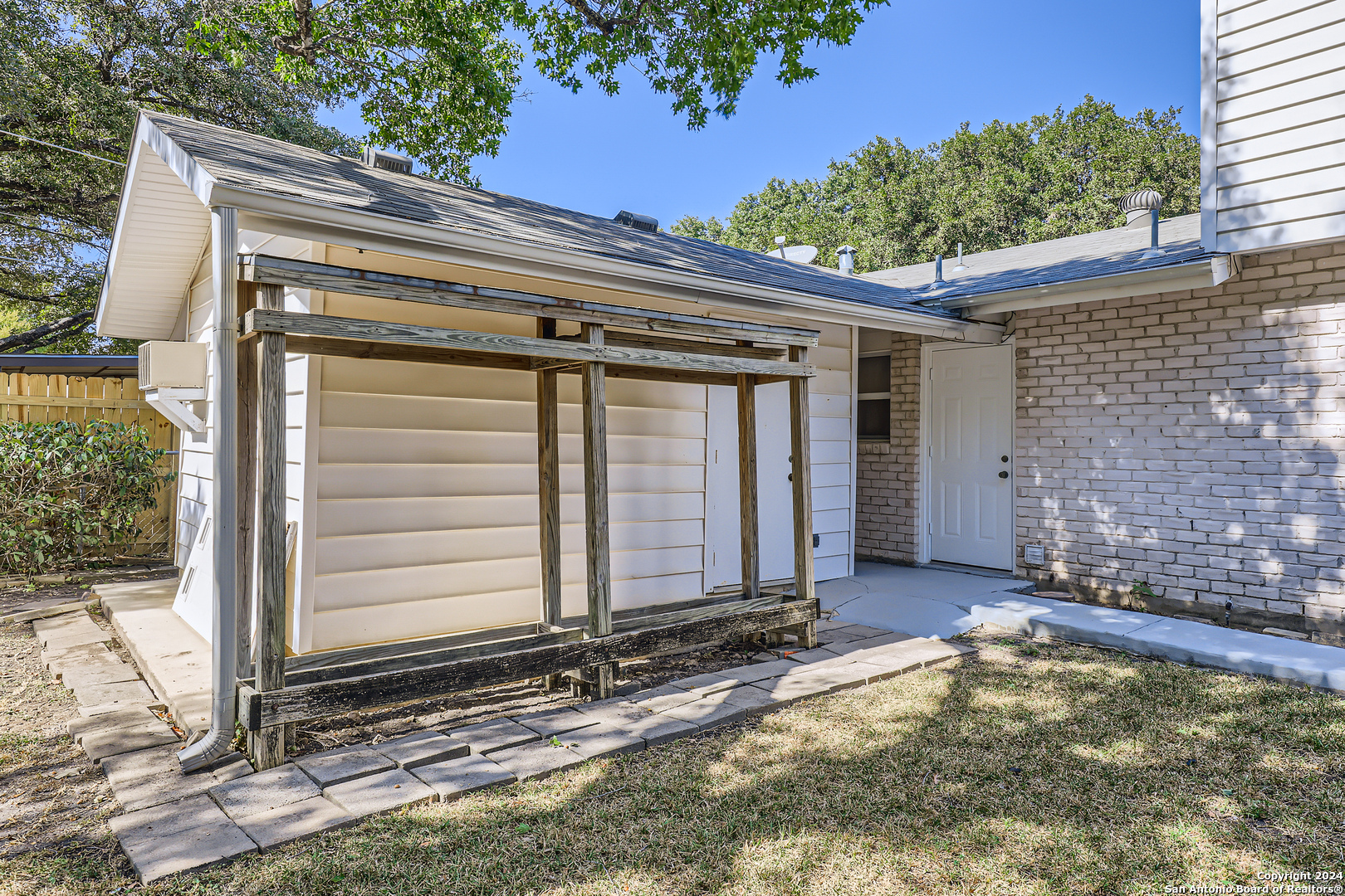 9819 Gemini Dr