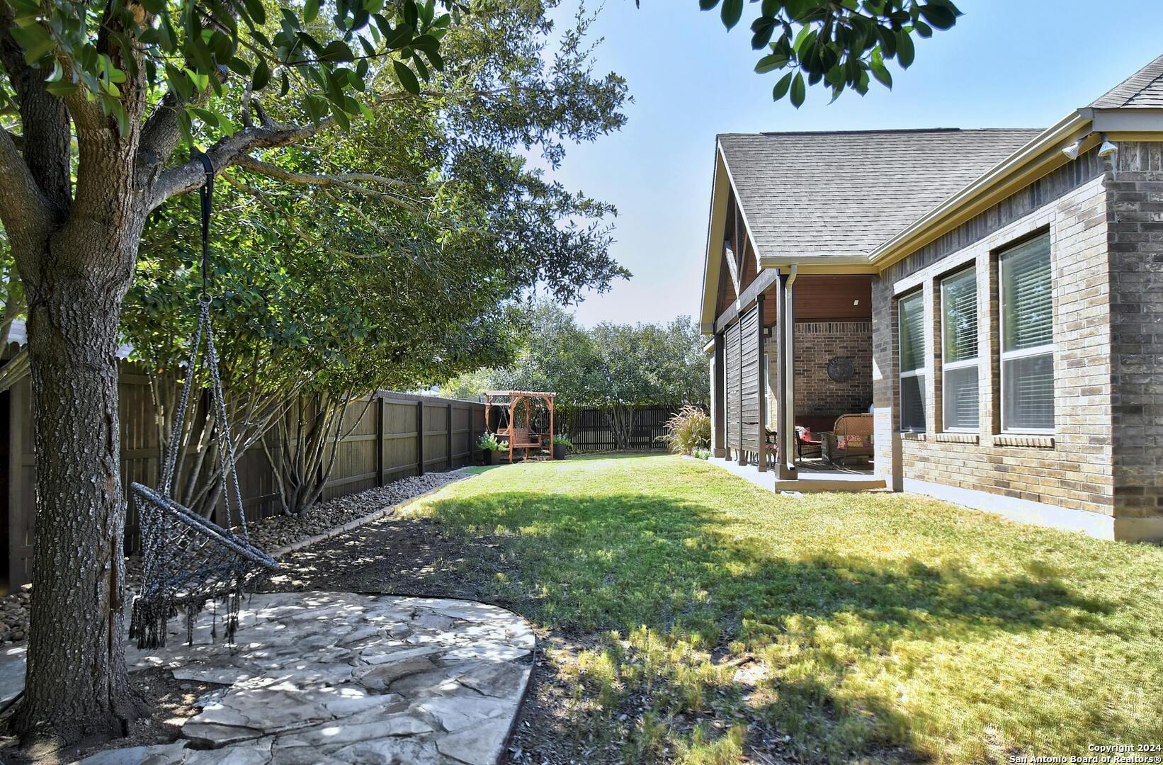 11648 CYPRESS BARN