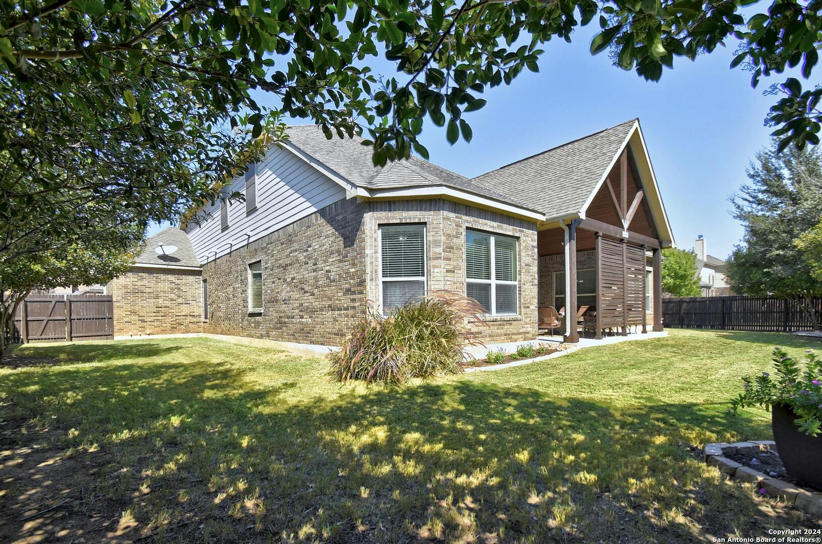 11648 CYPRESS BARN