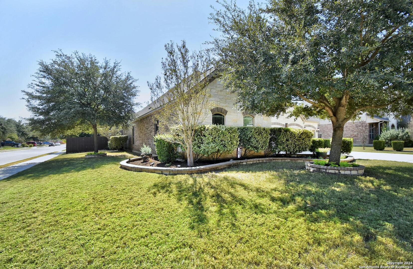 11648 CYPRESS BARN
