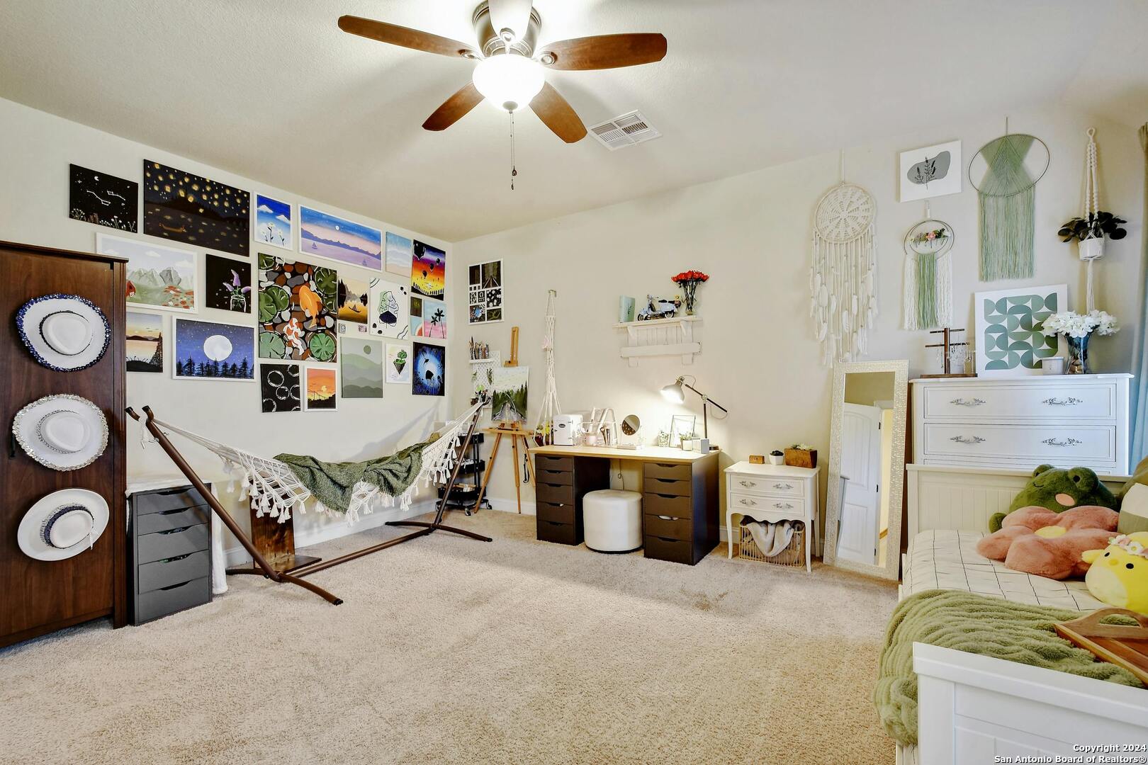 11648 CYPRESS BARN