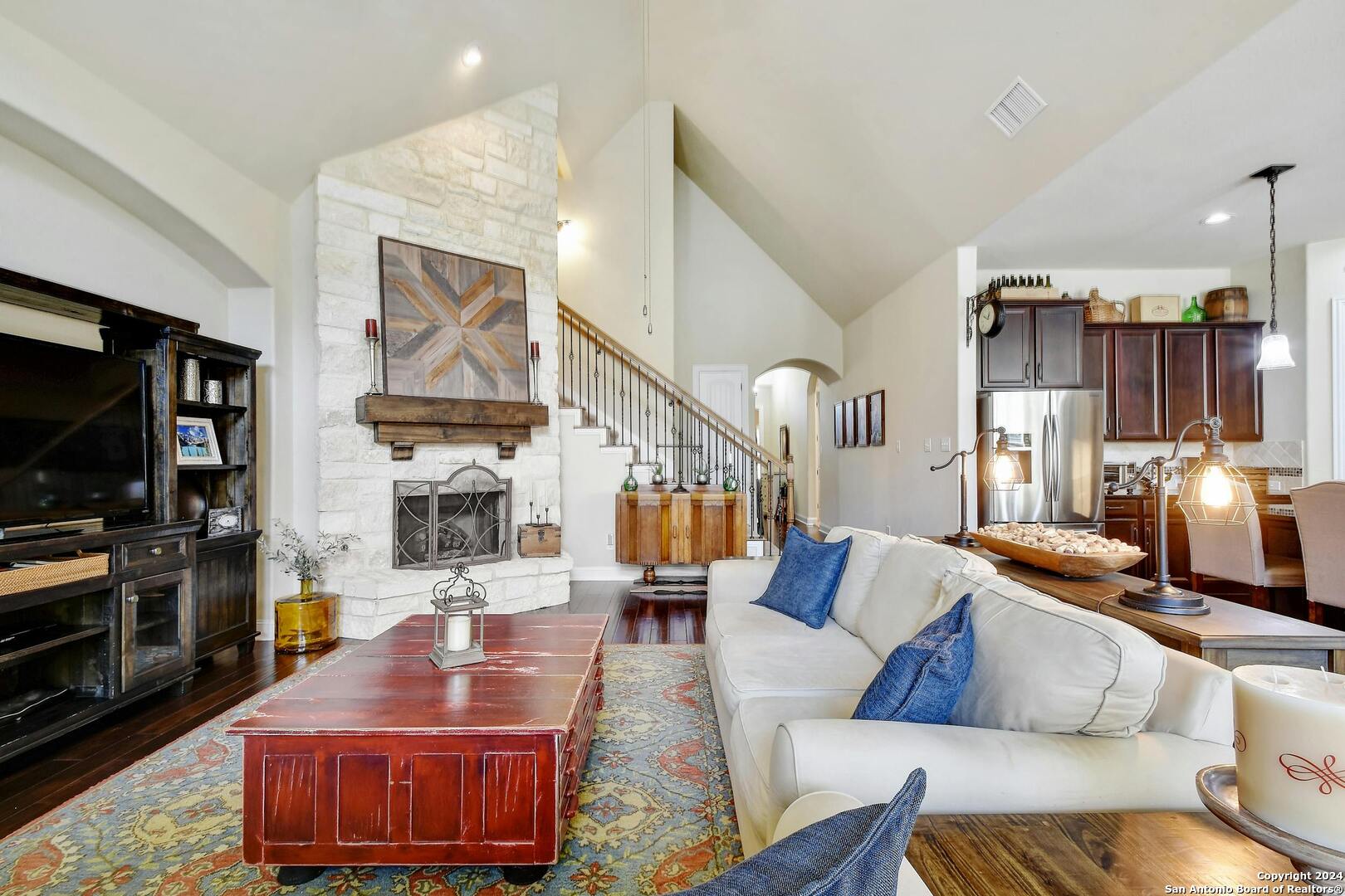 11648 CYPRESS BARN