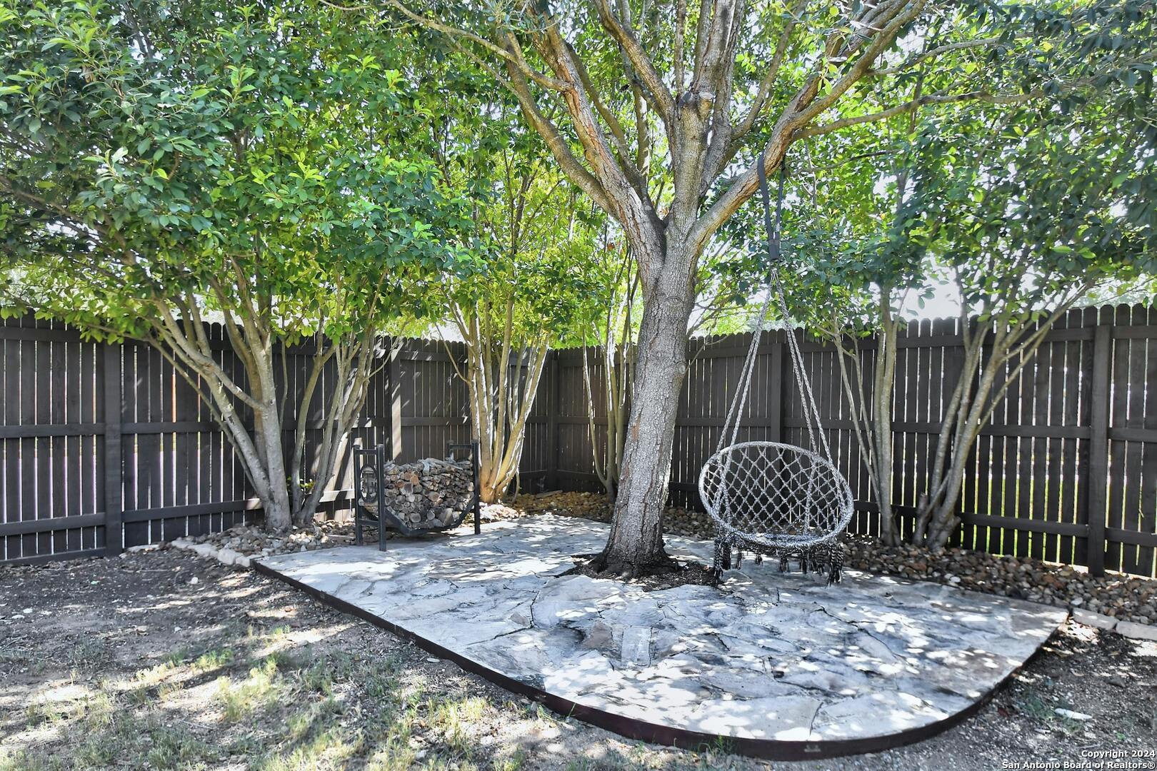11648 CYPRESS BARN
