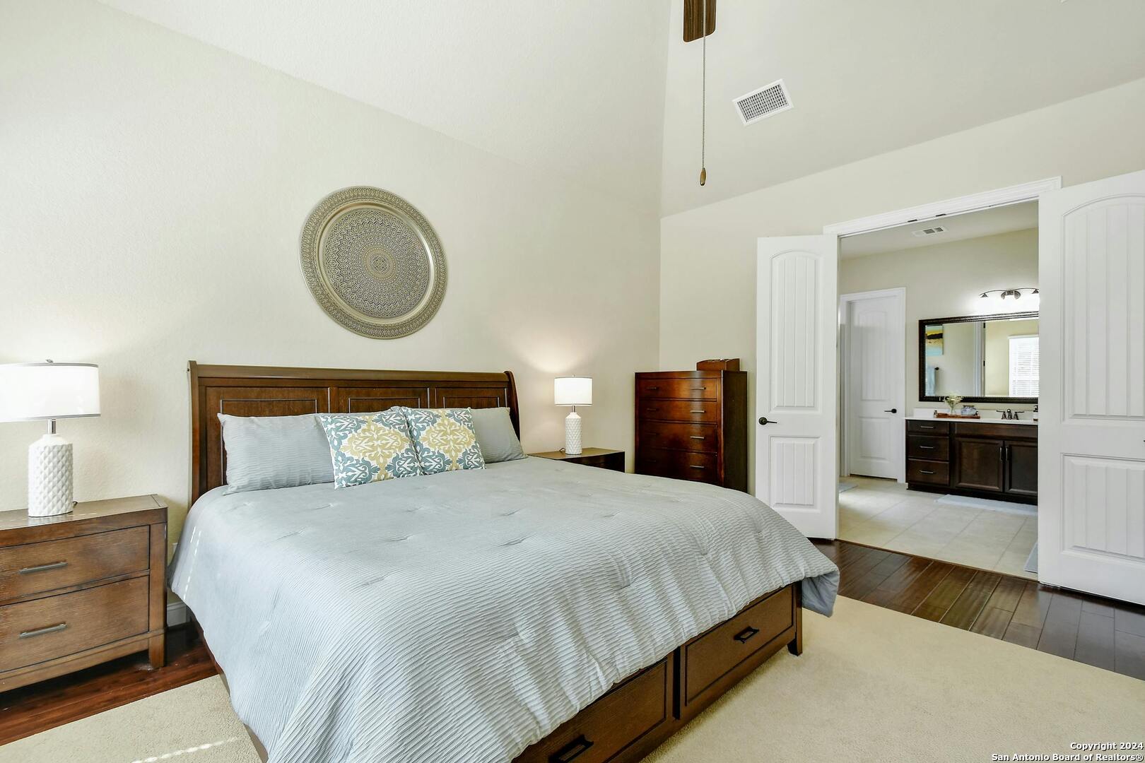 11648 CYPRESS BARN