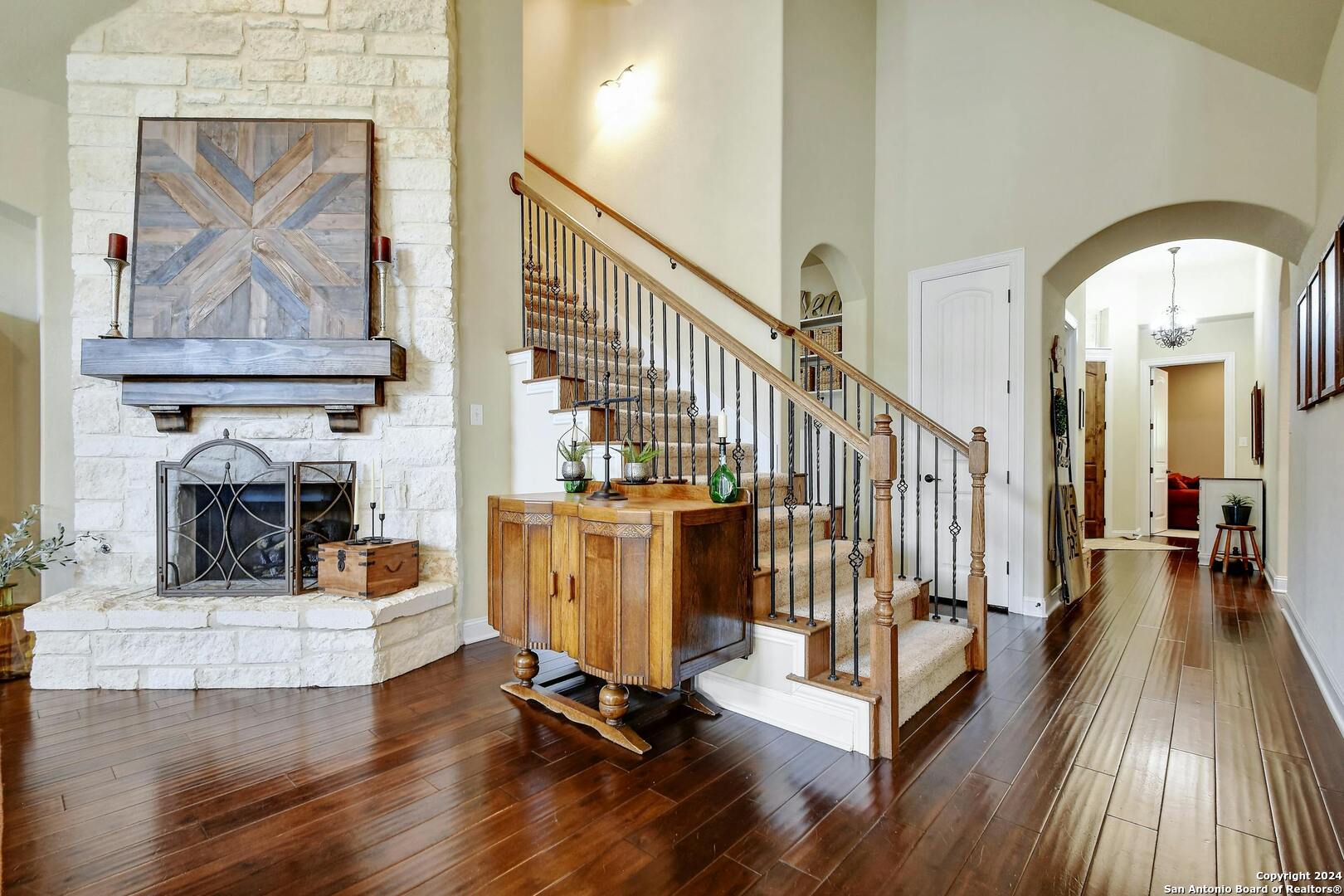 11648 CYPRESS BARN