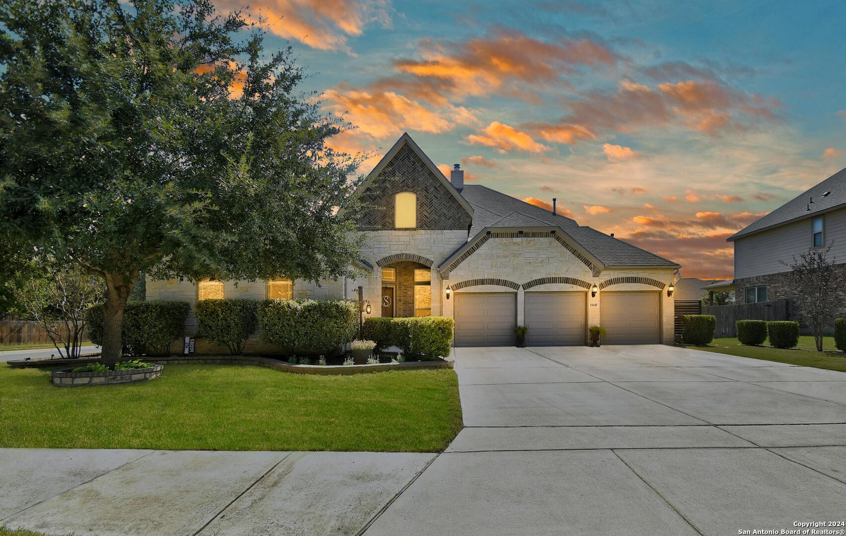 11648 CYPRESS BARN