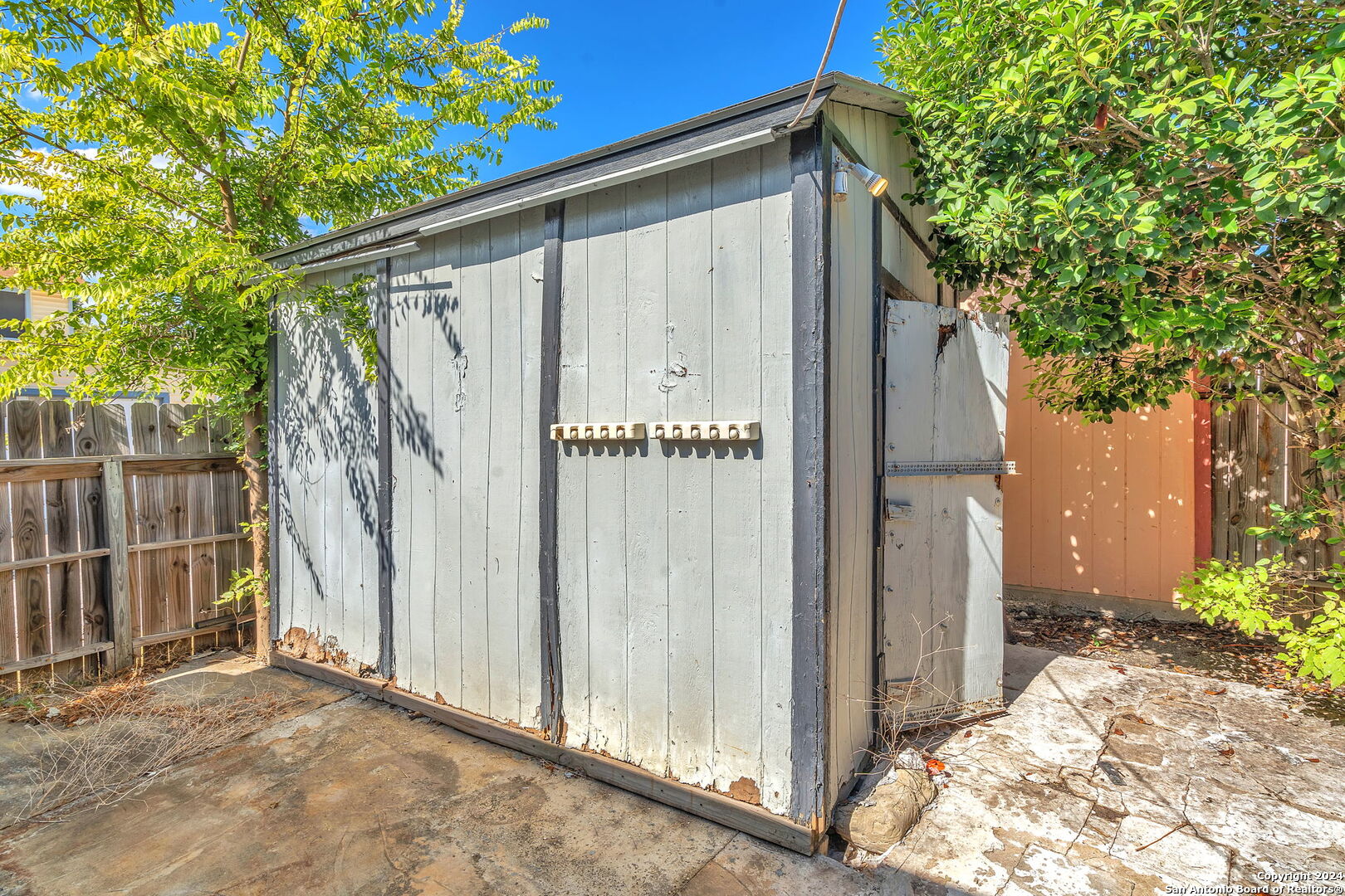 806 MEADOW ARBOR LN