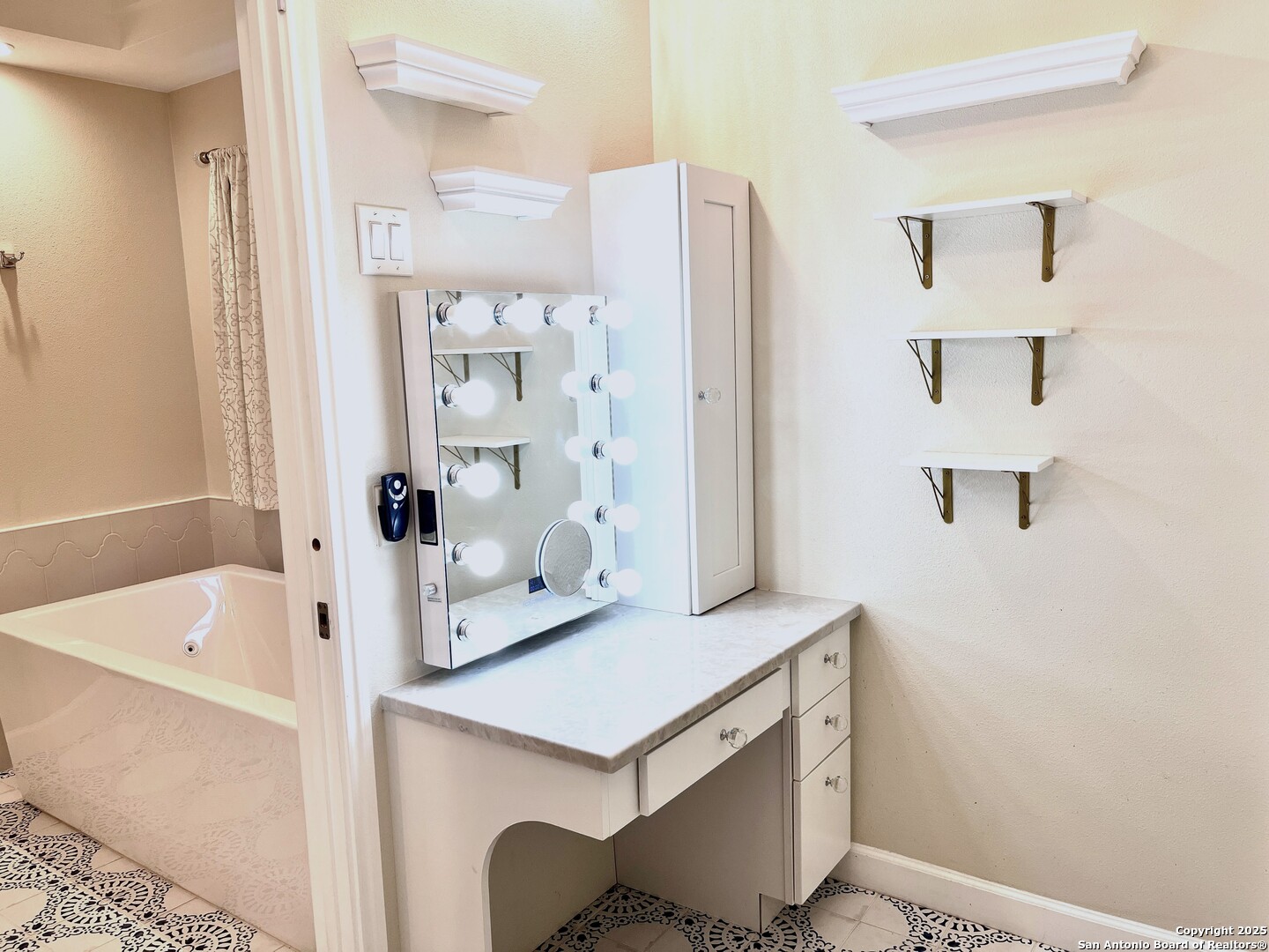 7731 BROADWAY Unit: 114C