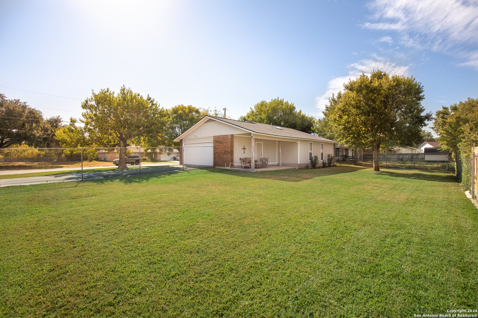 1545 Pams Path