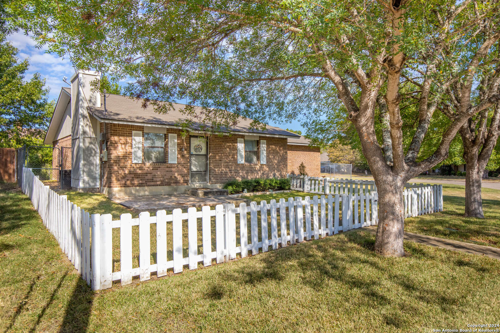 1545 Pams Path